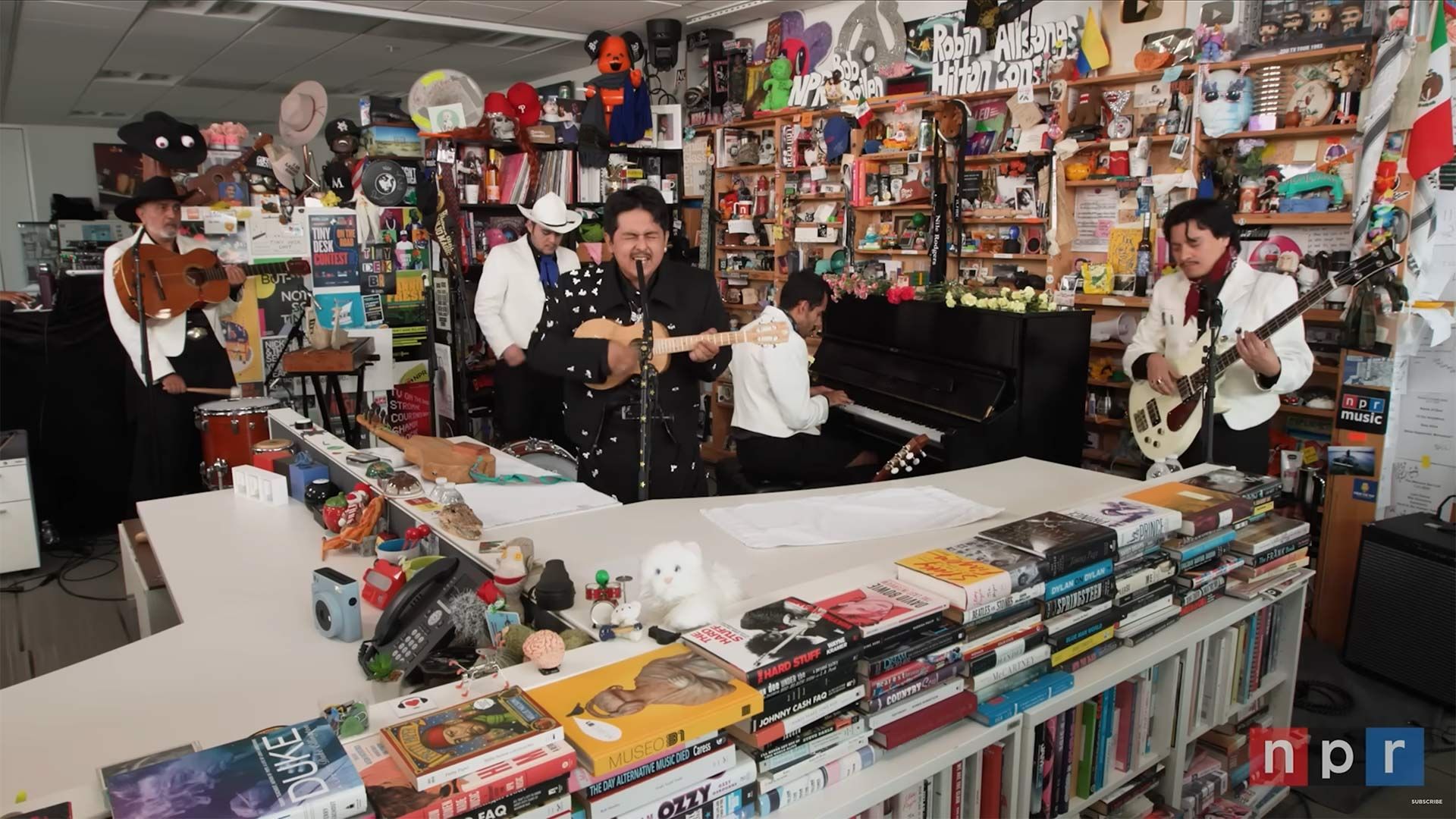 Macario Martínez canta en su Tiny Desk
