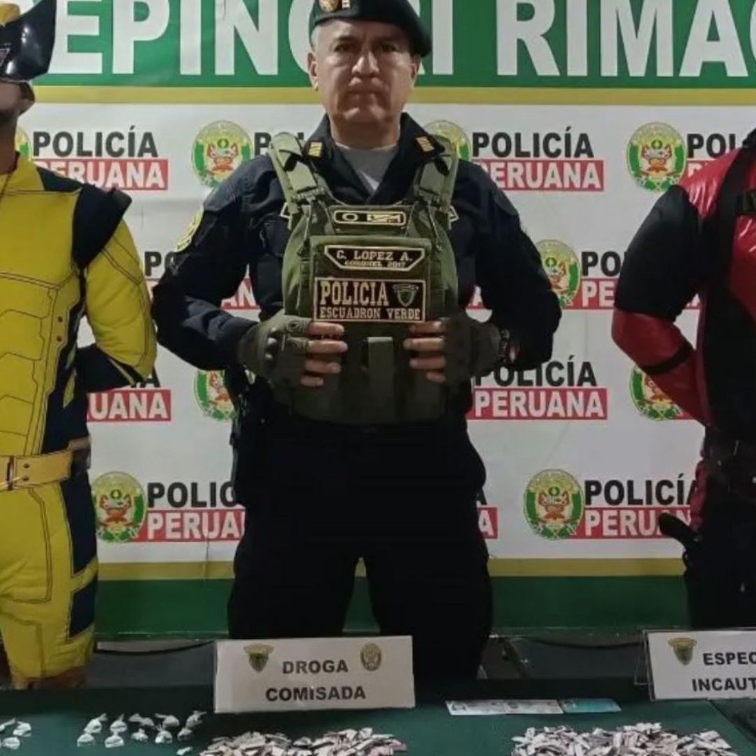 Oficiales se visten de Wolverine y Deadpool durante operativo contra narcotráfico