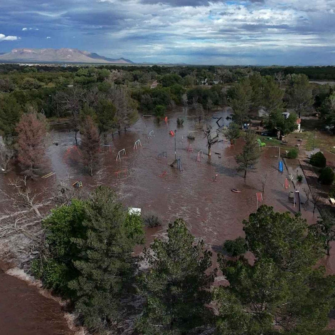 Río Piedras Verdes se desborda y Provoca Desalojos en Nuevo Casas Grandes, Chihuahua | Foto: N+