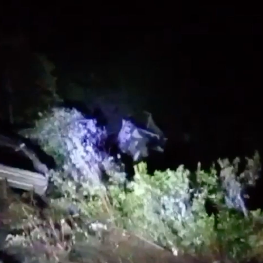 Tractocamión cae a barranco en autopista Puebla-Orizaba