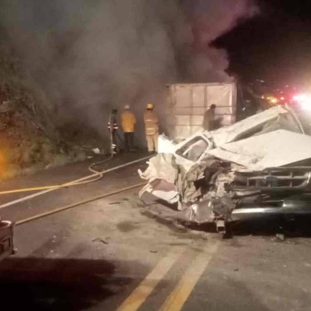 Fuerte Accidente Deja Dos Muertos en SLP