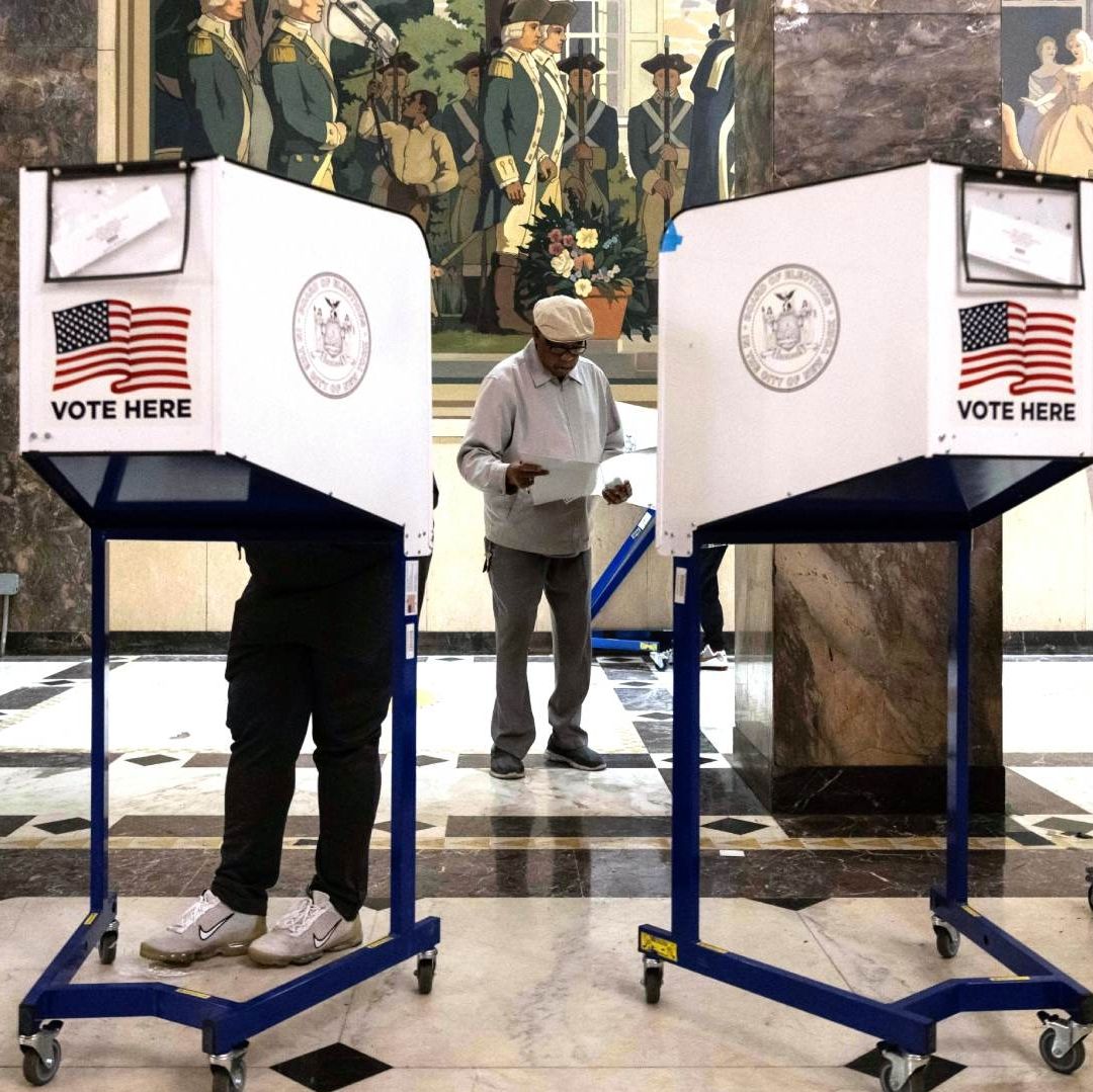 Los estadounidenses acudieron desde temprana hora a los centros de votación. Foto AP