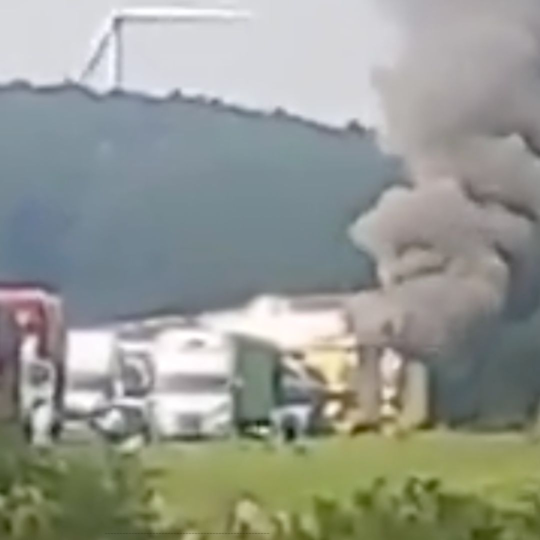 Incendio de Tráiler en Autopista Acatzingo-Cd. Mendoza, Puebla