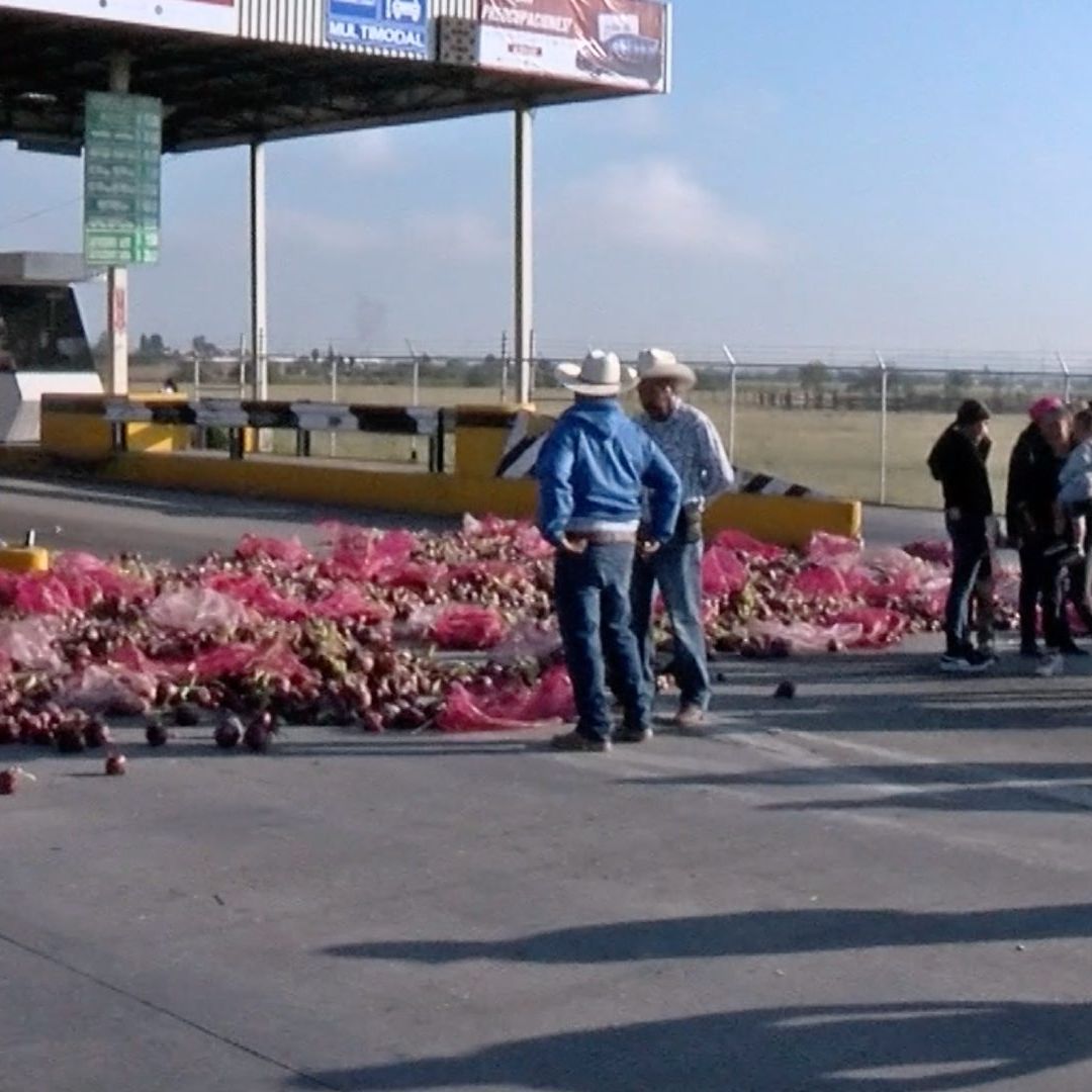 Campesinos bloquean caseta de Calera en Zacatecas