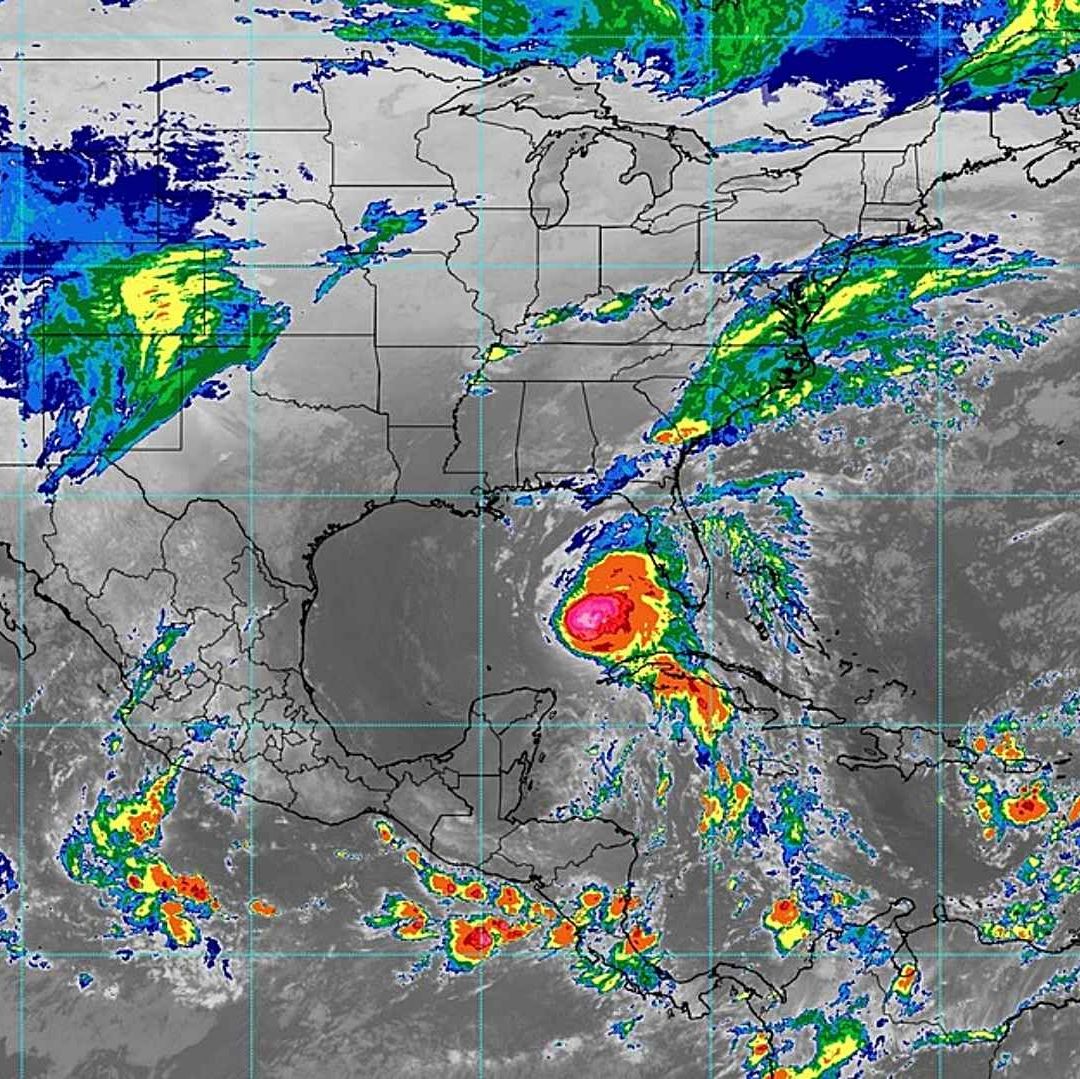 Alertan por lluvias del huracán Rafael