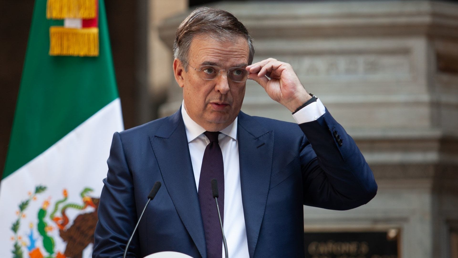 Marcelo Ebrard durante una conferencia en Palacio Nacional