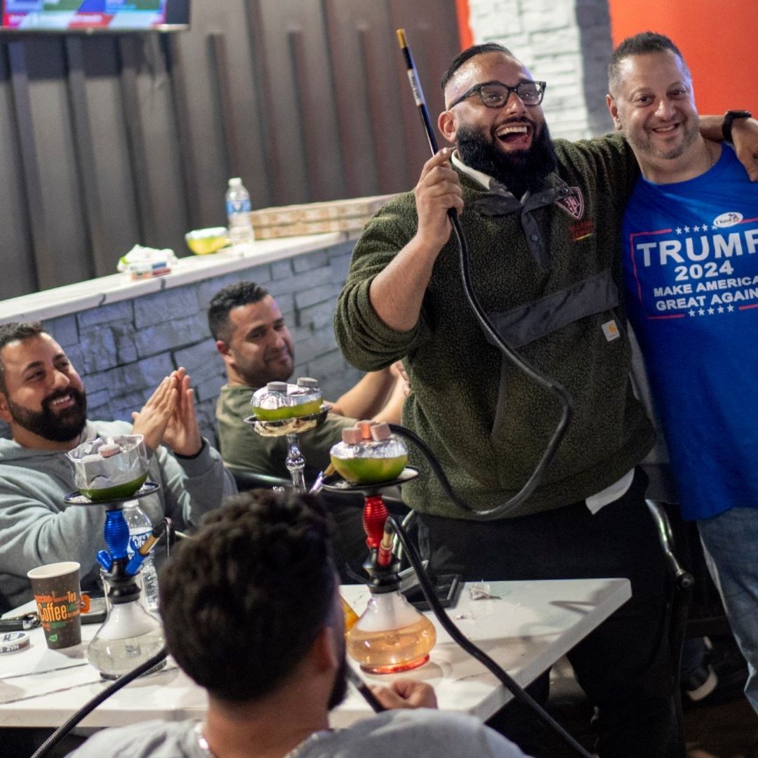 ¿Por Qué los Hombres de Origen Latino Votaron Por Donald Trump?
