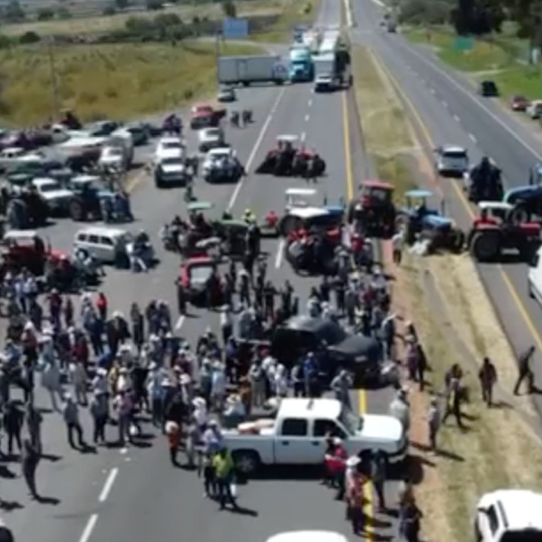 Bloqueo de Agricultores en Carretera Pénjamo - Irapuato Cumple 24 Horas. Foto: Nmás Bajío