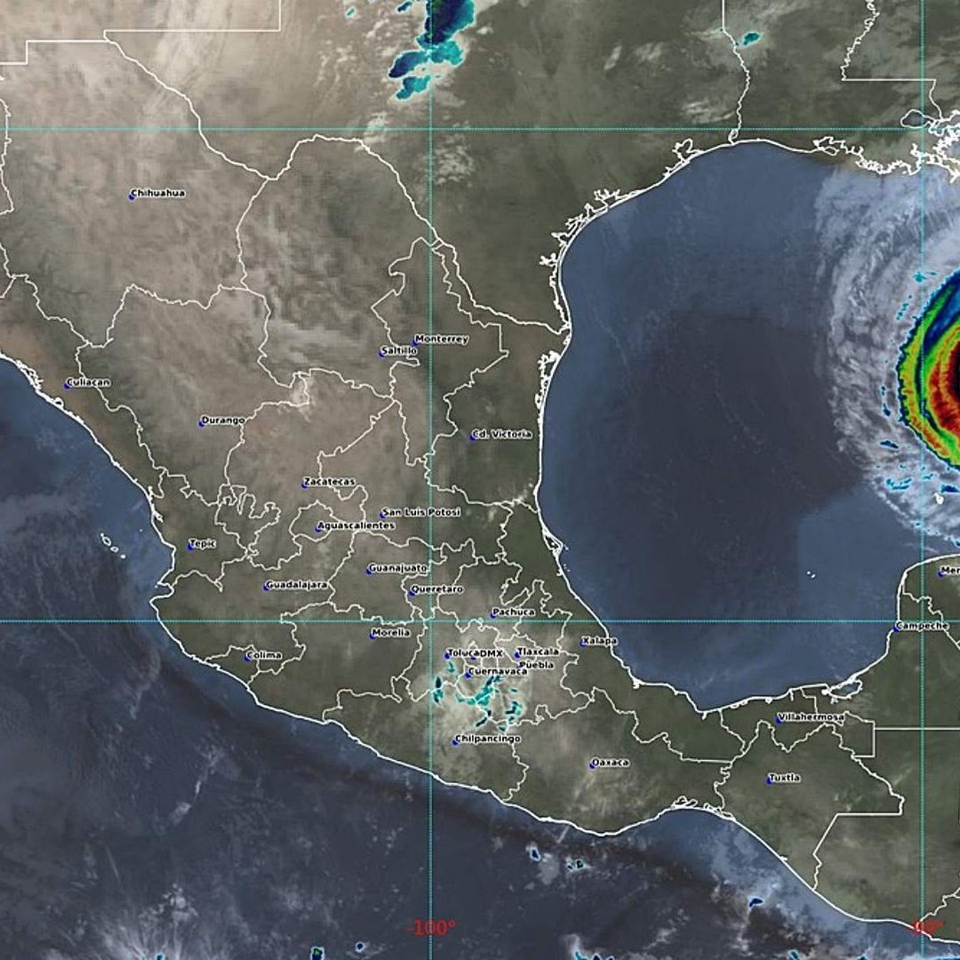 Huracán Rafael se Vuelve a Intensificar a Categoría 3 Estancado en Golfo de México