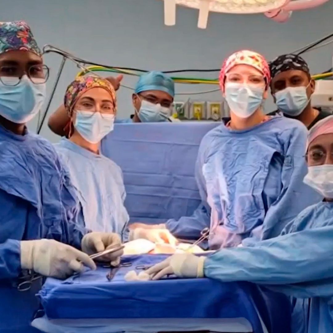 Jóvenes médicos atienden emergencias con recursos mínimos