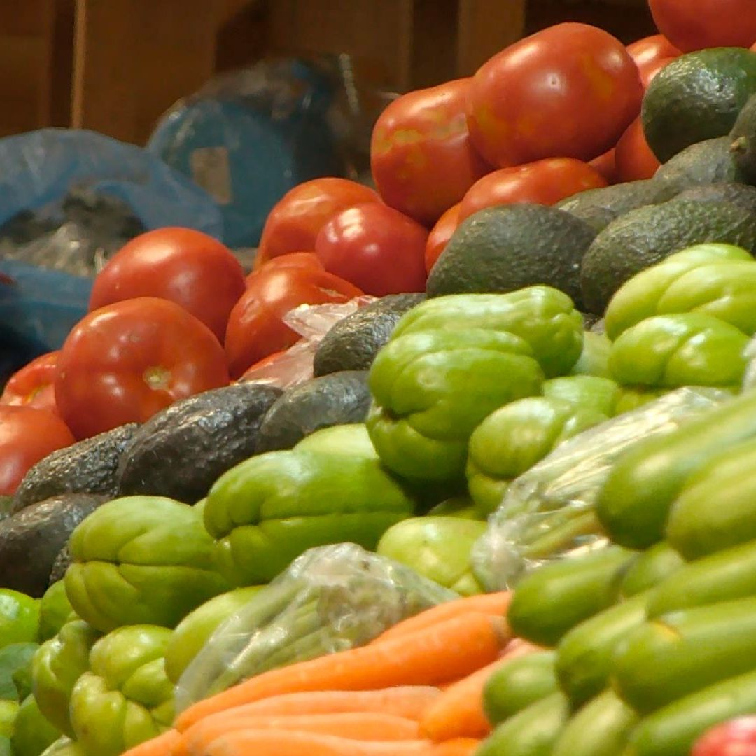 Subieron de precio algunas frutas y verduras en el Mercado de Abastos de Guadalajara