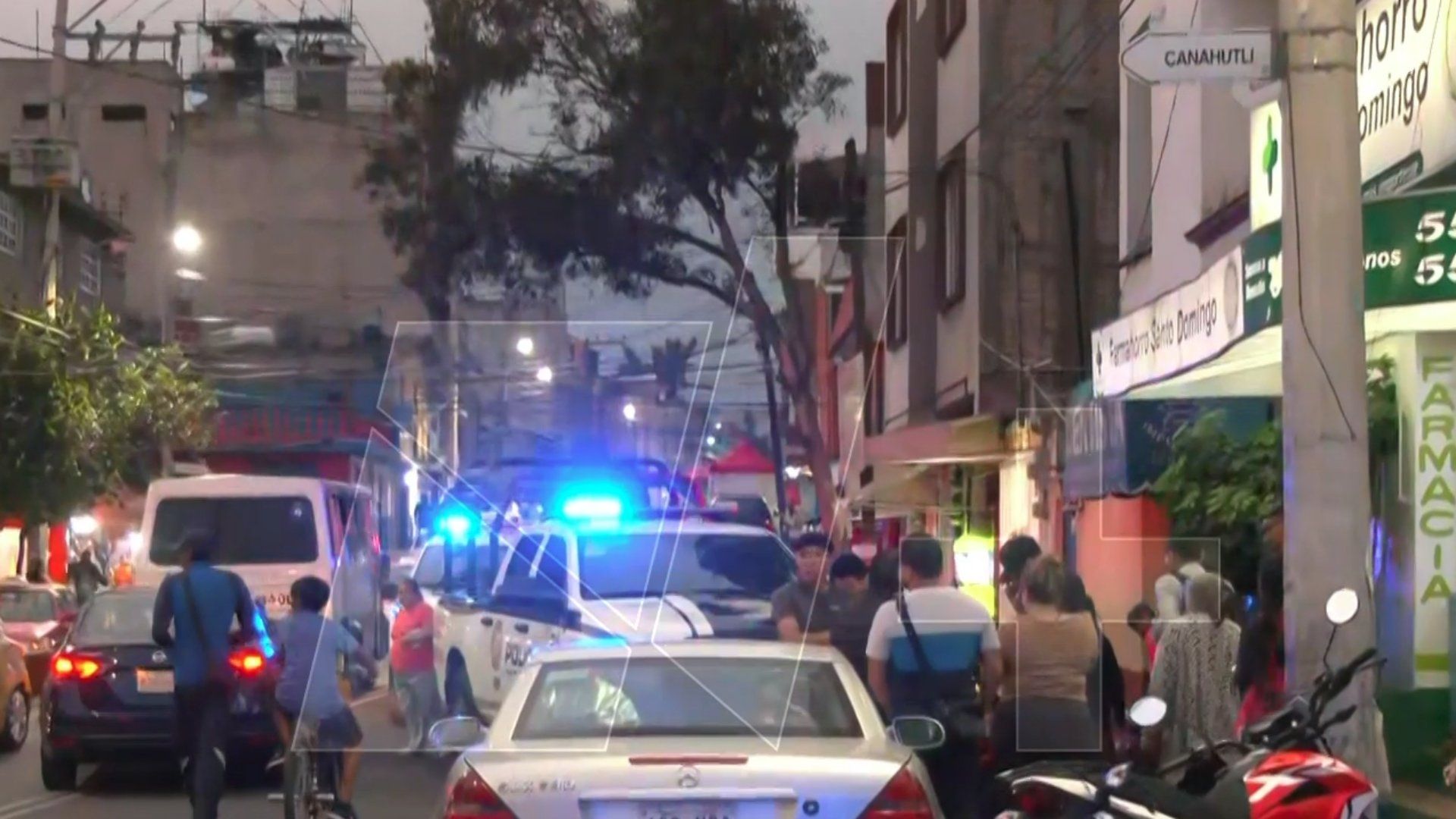 Mujer Resulta Baleada al Comprar en Farmacia de Coyoacán, en Pedregal de Santo Domingo, CDMX