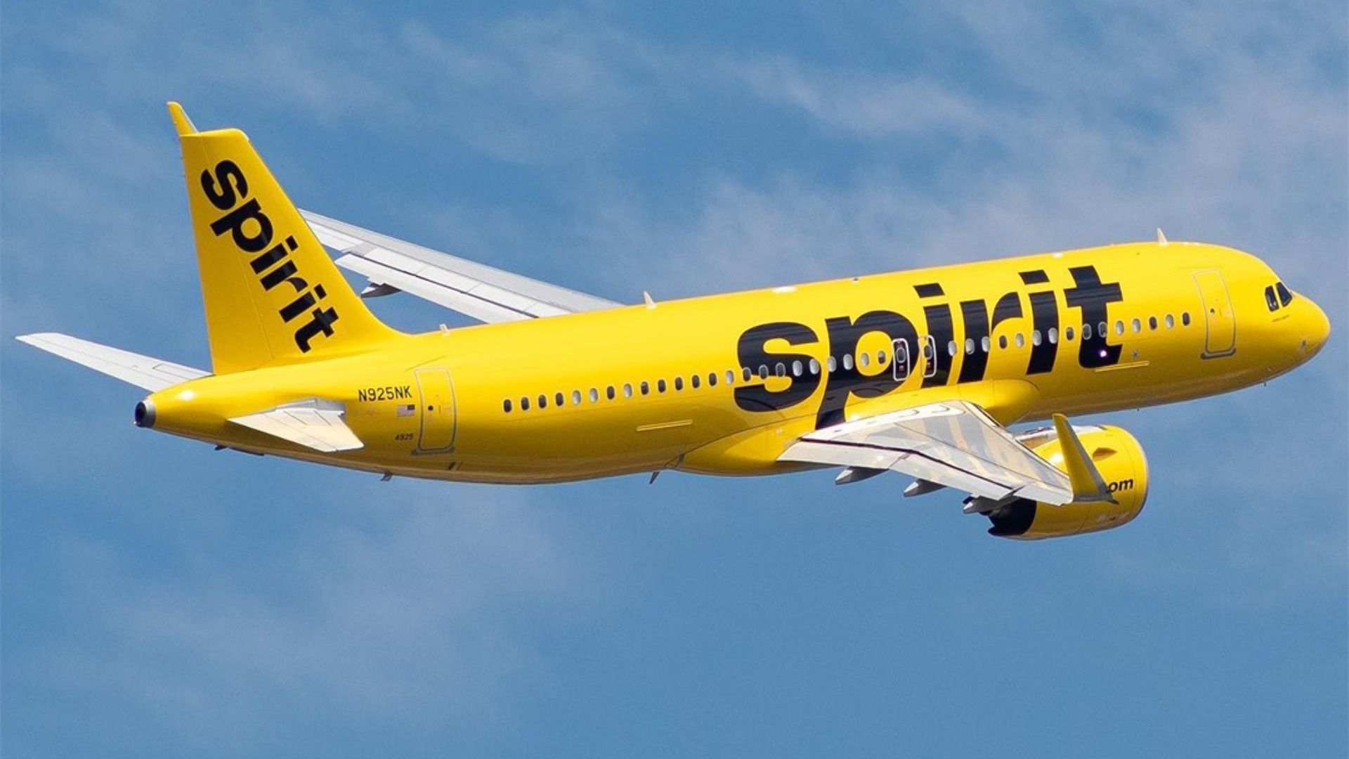 Emergencia Aérea: Avión con Pasajeros Recibe Disparos Cuando Iba a Aterrizar; Hay Una Herida