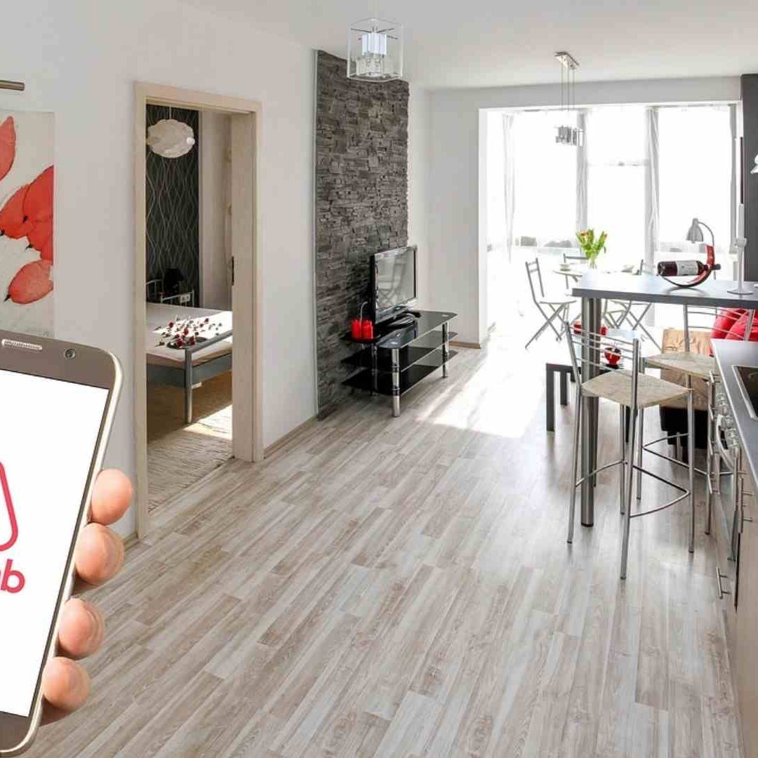 Especialistas aseguran que el impacto de la nueva regulación a Airbnb será limitado.