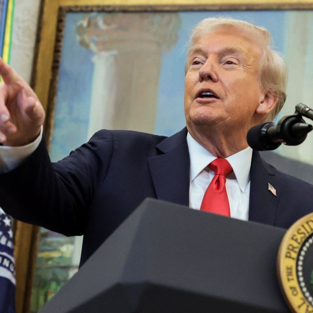 Trump reveló que la embarcación era un submarino que llevaba droga y habló también de la situación con Venezuela.