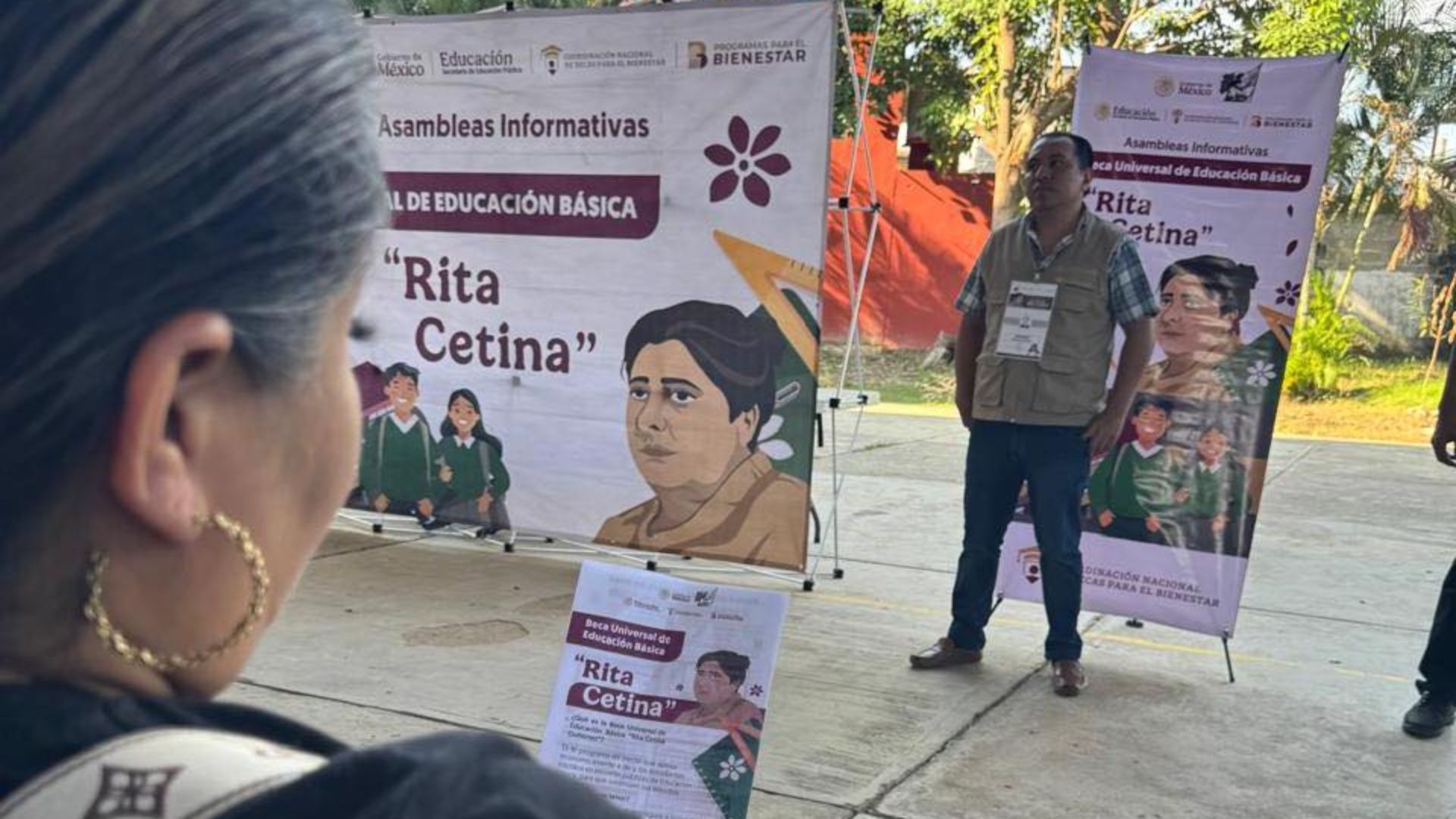 El registro de la Beca Rita Cetina comenzó hoy, sin embargo los padres de familia tuvieron problemas para hacer el trámite en línea