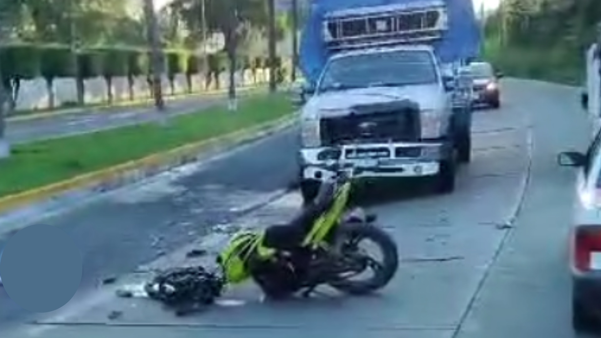 Niño en Motocicleta Muere al Chocar de Frente Contra un Camión en ...