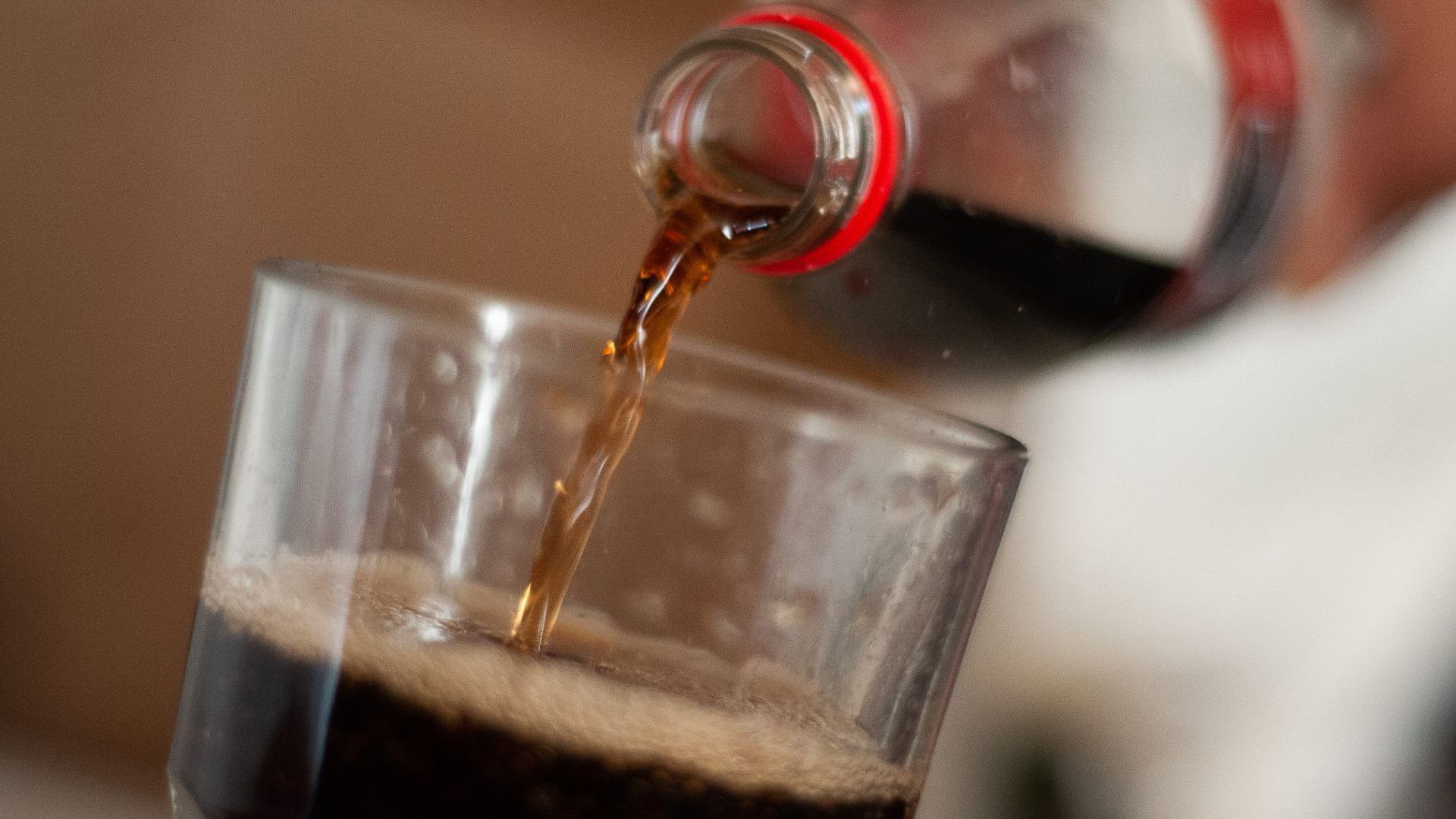 Gobierno de México aumenta IEPS a refrescos en 2025
