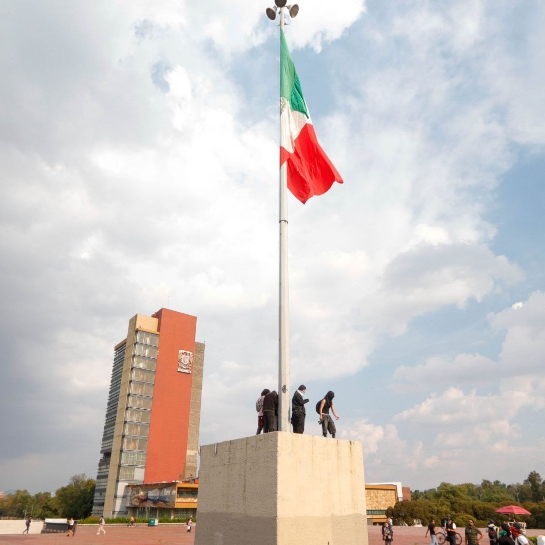 Protesta de estudiantes del CCH Sur, en la UNAM