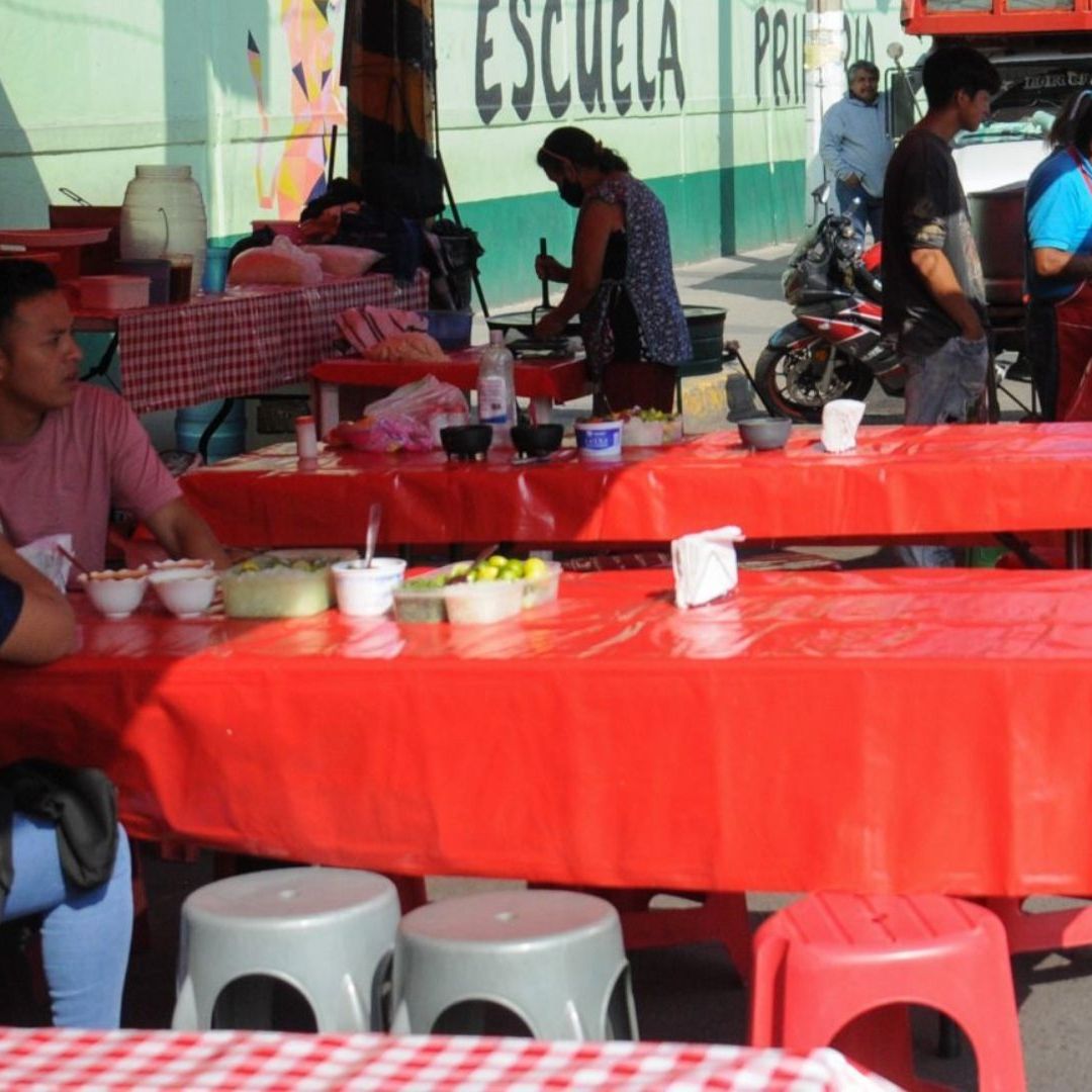 Abuelito Muere de un Infarto Mientras Comía en Puesto Callejero en la GAM