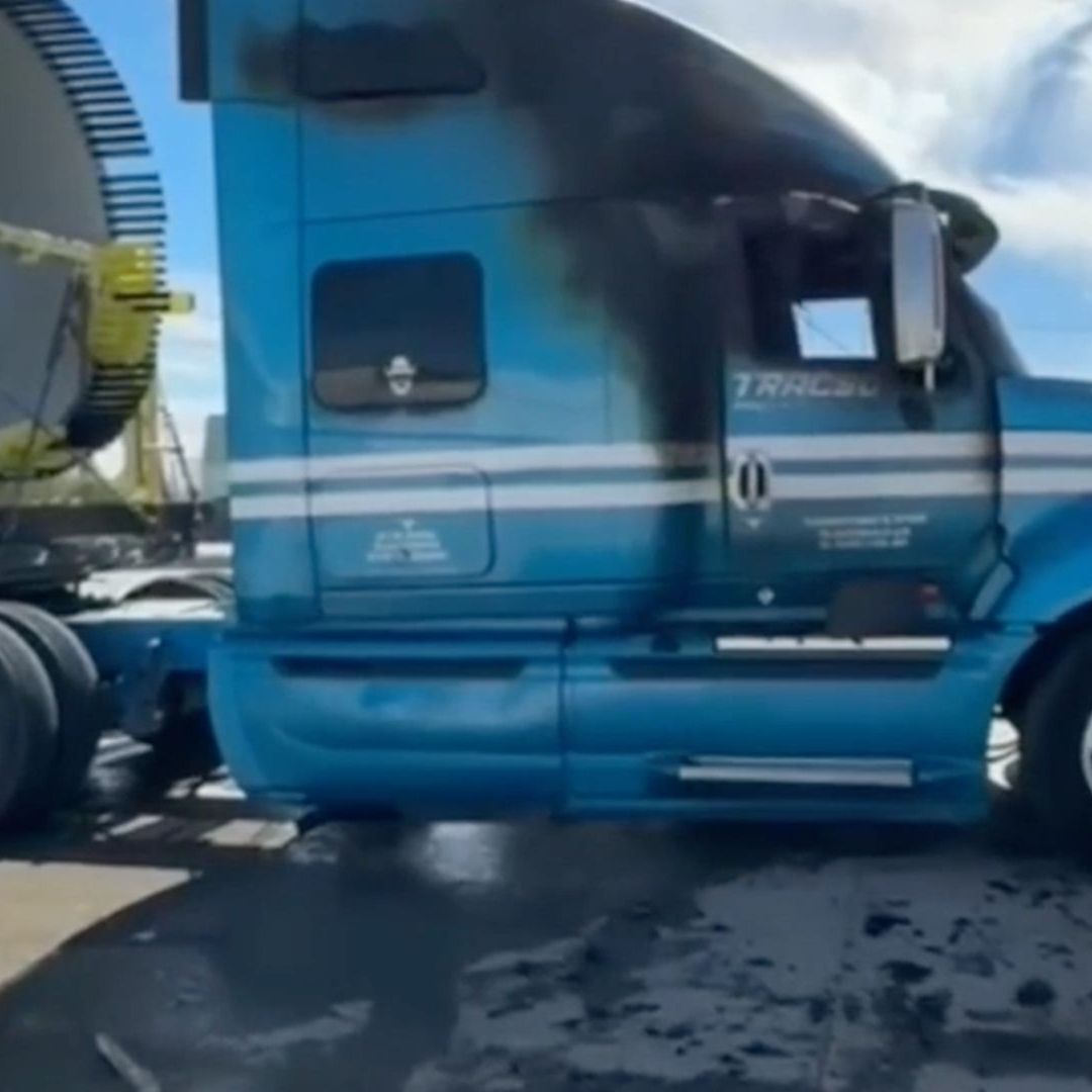 Trailer incendiado