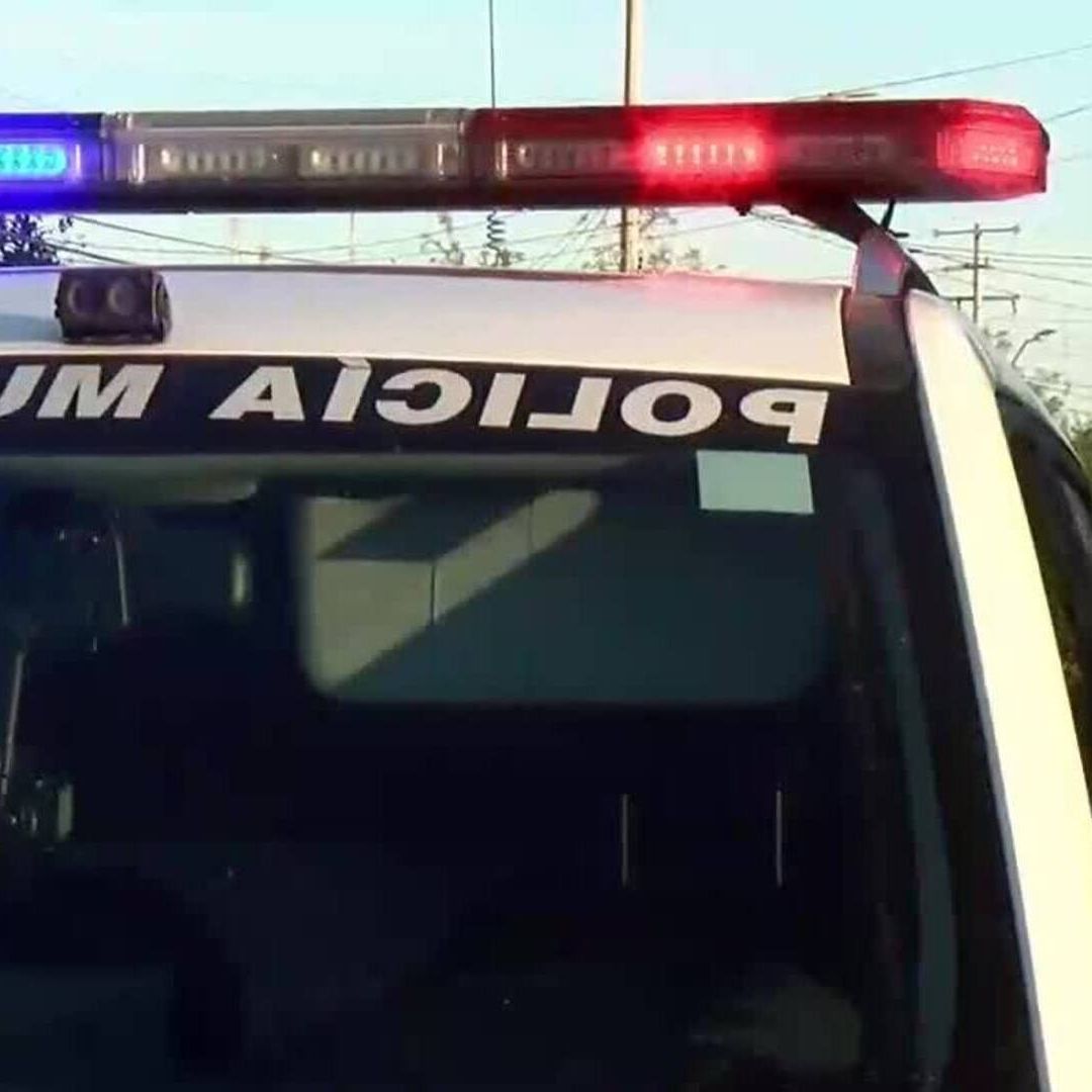 Hombre se Encierra en Habitación con su Hija de 2 Años y un Cuchillo tras Golpear a su Esposa