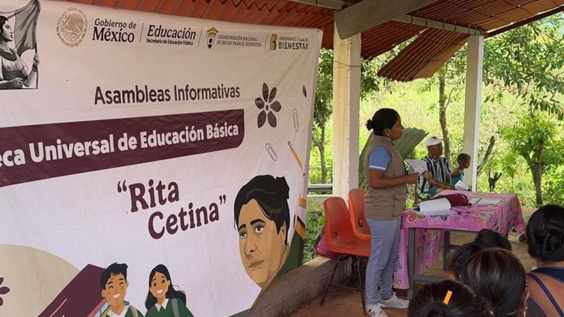 Padres y madres de familia han reportado que marca error al ingresar la CURP de sus hijos en el registro de la Beca Rita Cetina 2024