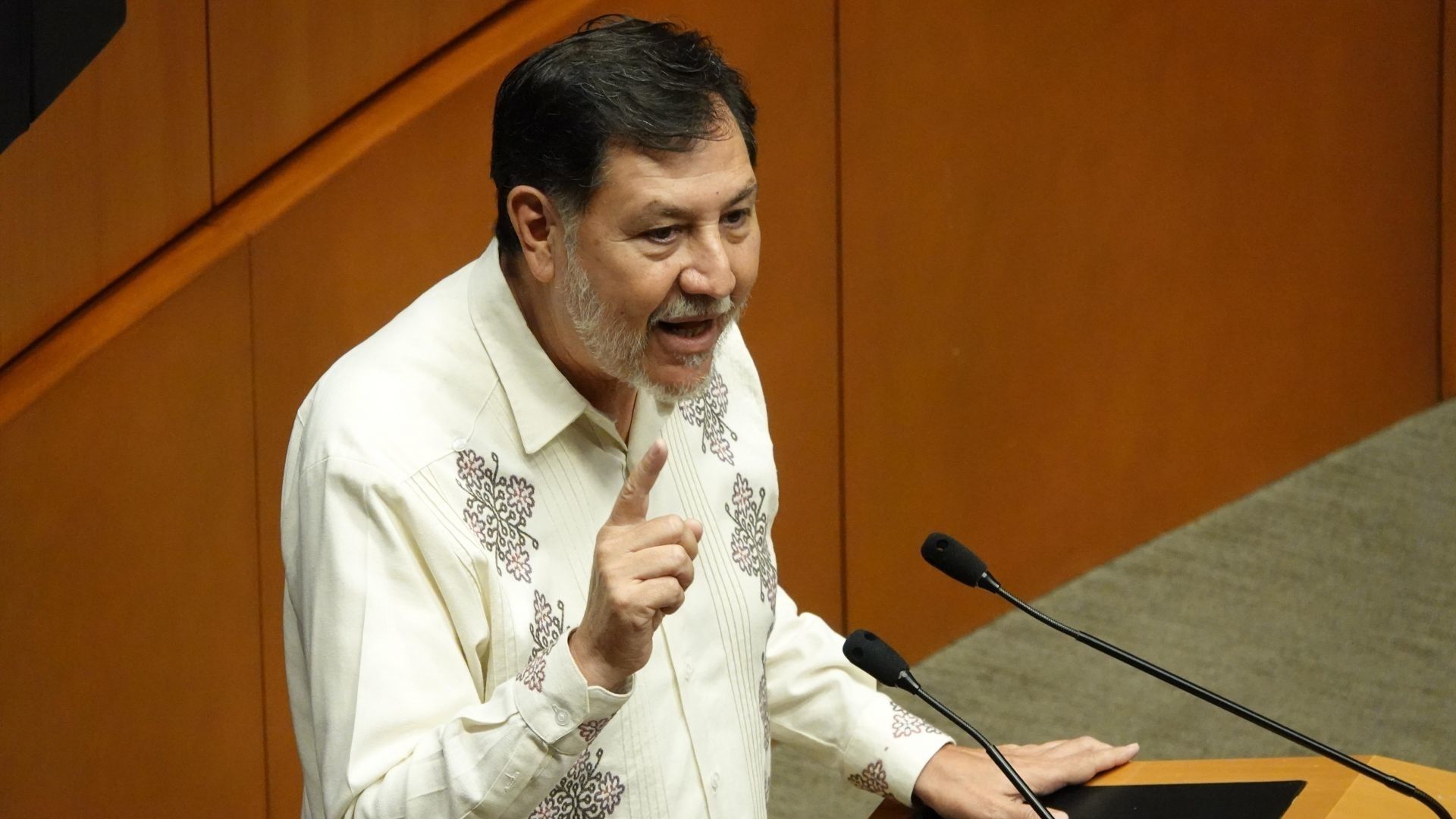 Fernández Noroña Dice que Se le Resbalan las Críticas por CNDH
