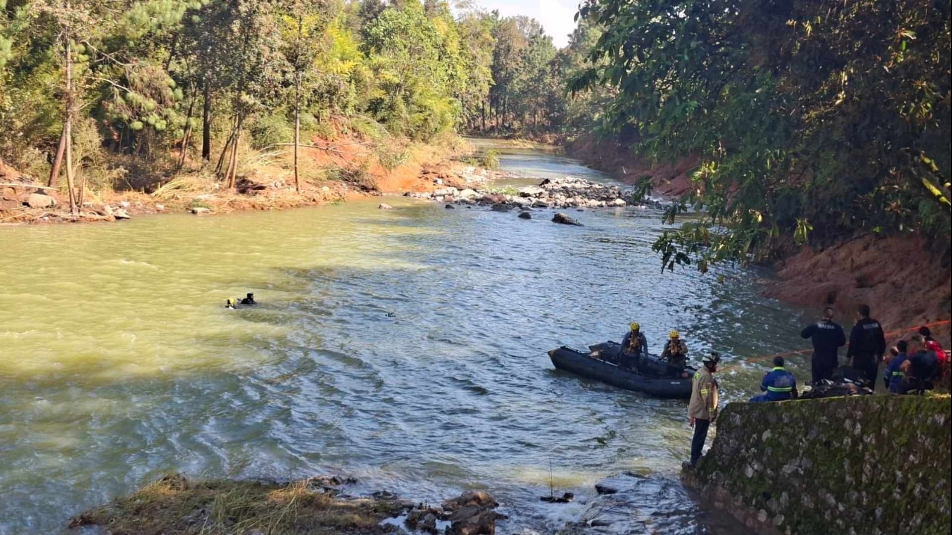 Búsqueda y Extracción de Vehículo Arrastrado por Corriente de Agua con Posibles Víctimas en Presa Tenango Puebla