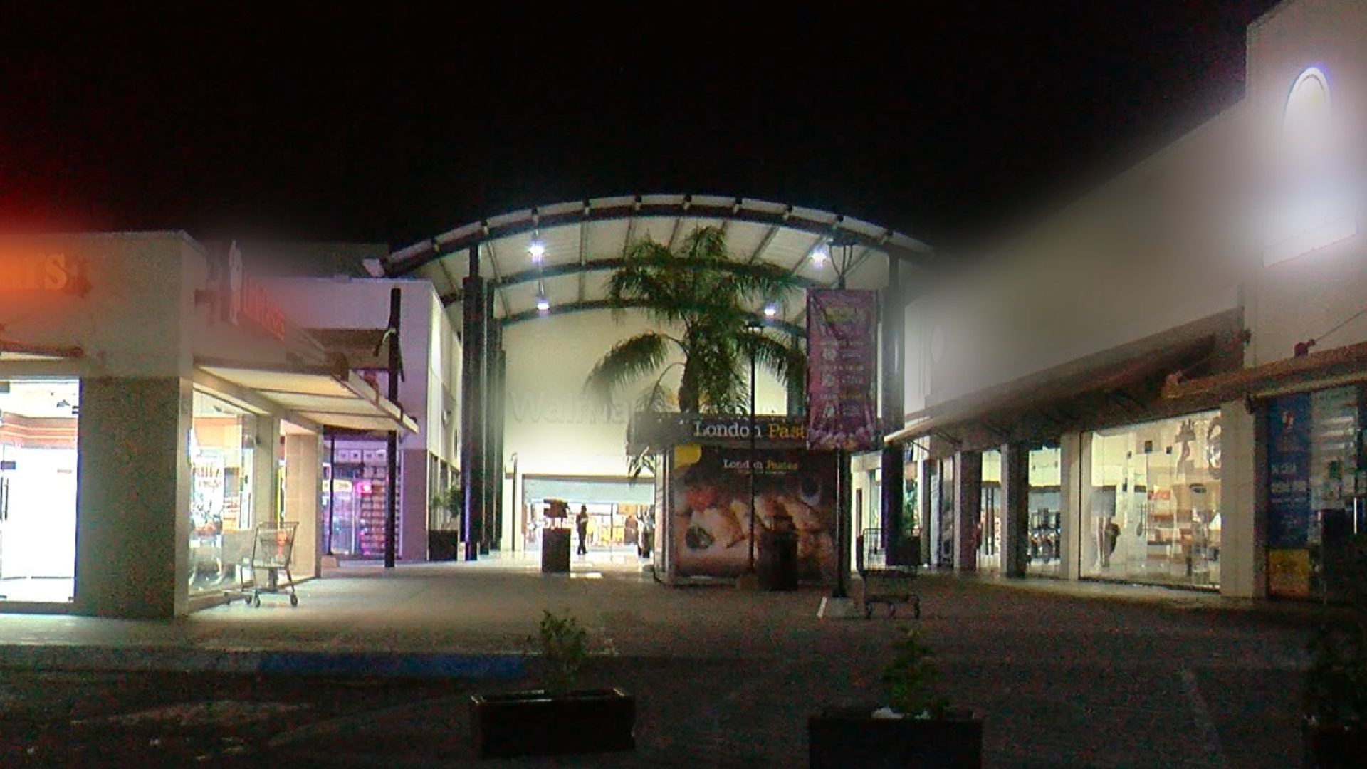 Roban tienda de autoservicio en Tonalá