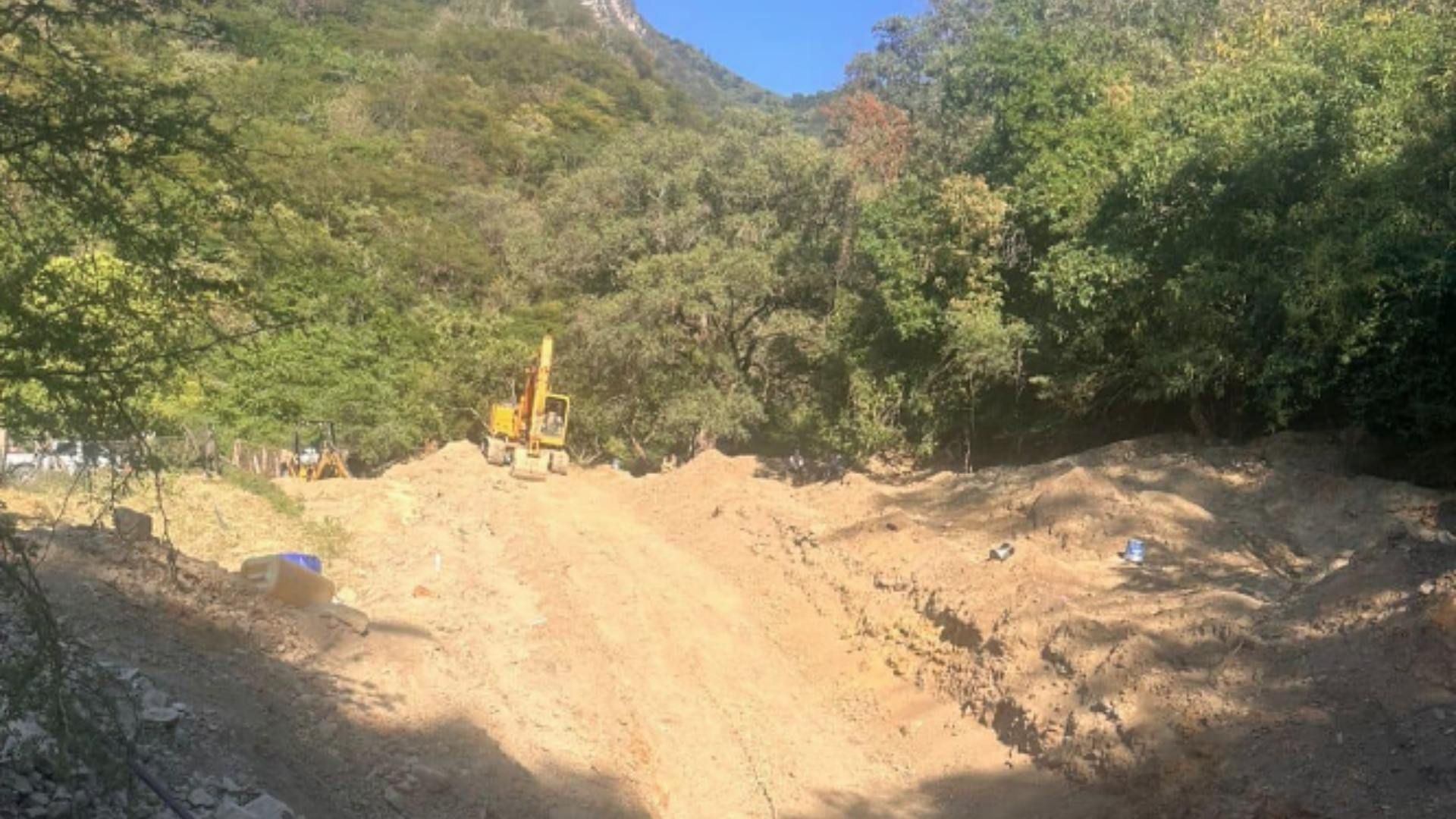Labores de rescate en el Potrero de Tepaca, Badiraguato, Sinaloa
