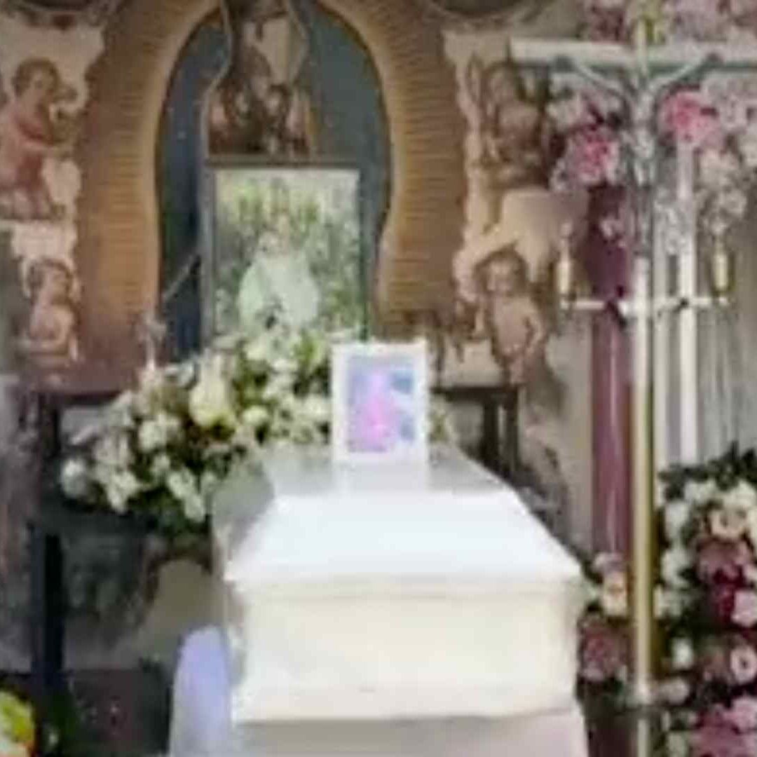 Familiares y Amigos Dan Último Adiós a María Jose La Bebé Asesinada en Colima