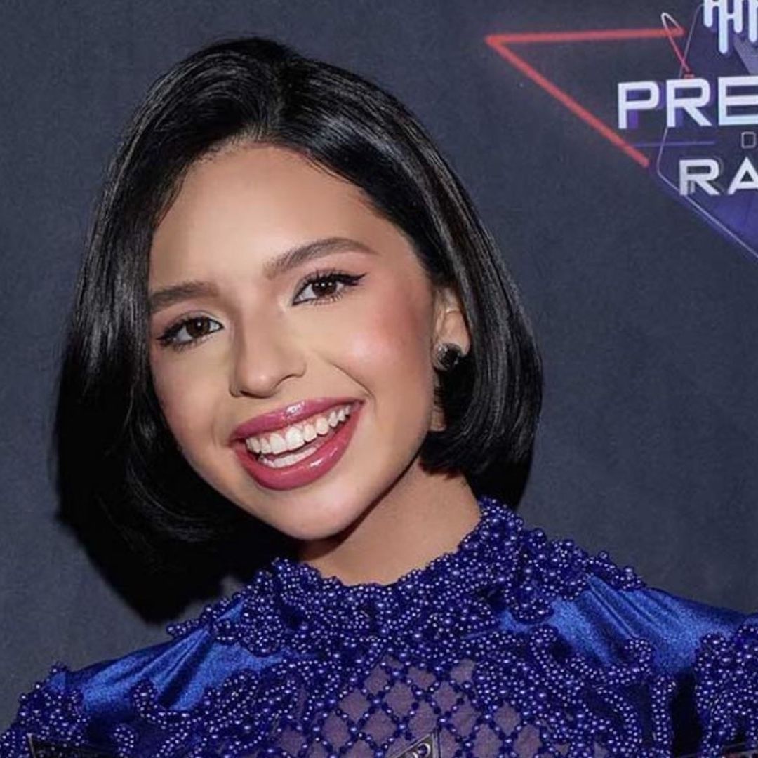 Ángela Aguilar recibe premio de la revista Glamour