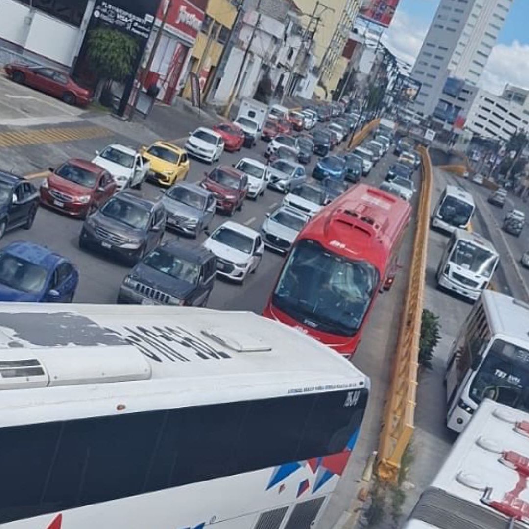 Bloqueo por Manifestación en Bulevar Atlixco Calle Matamoros Bulevar Norte y Avenida Juárez Puebla