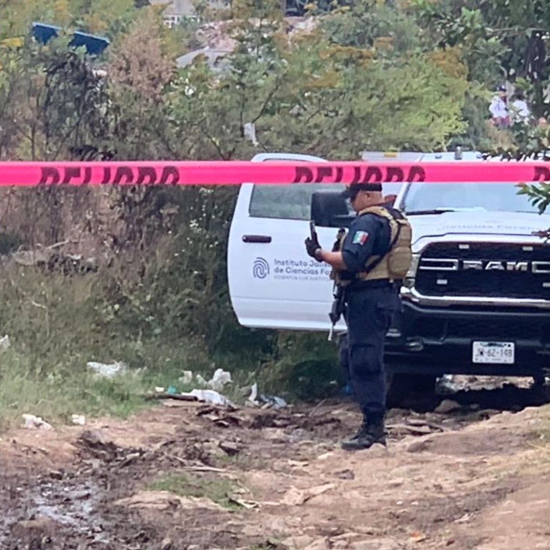 Localizan cadáver semi enterrado en Tlaquepaque, Jalisco
