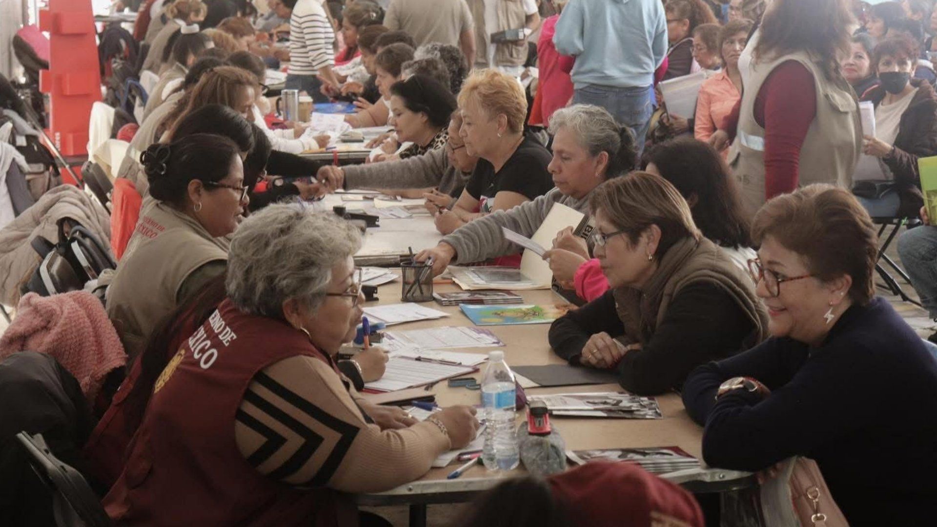 Existe la pensión para mujeres de 50 años estos apoyos Bienestar puedes pedir si tienes esa edad