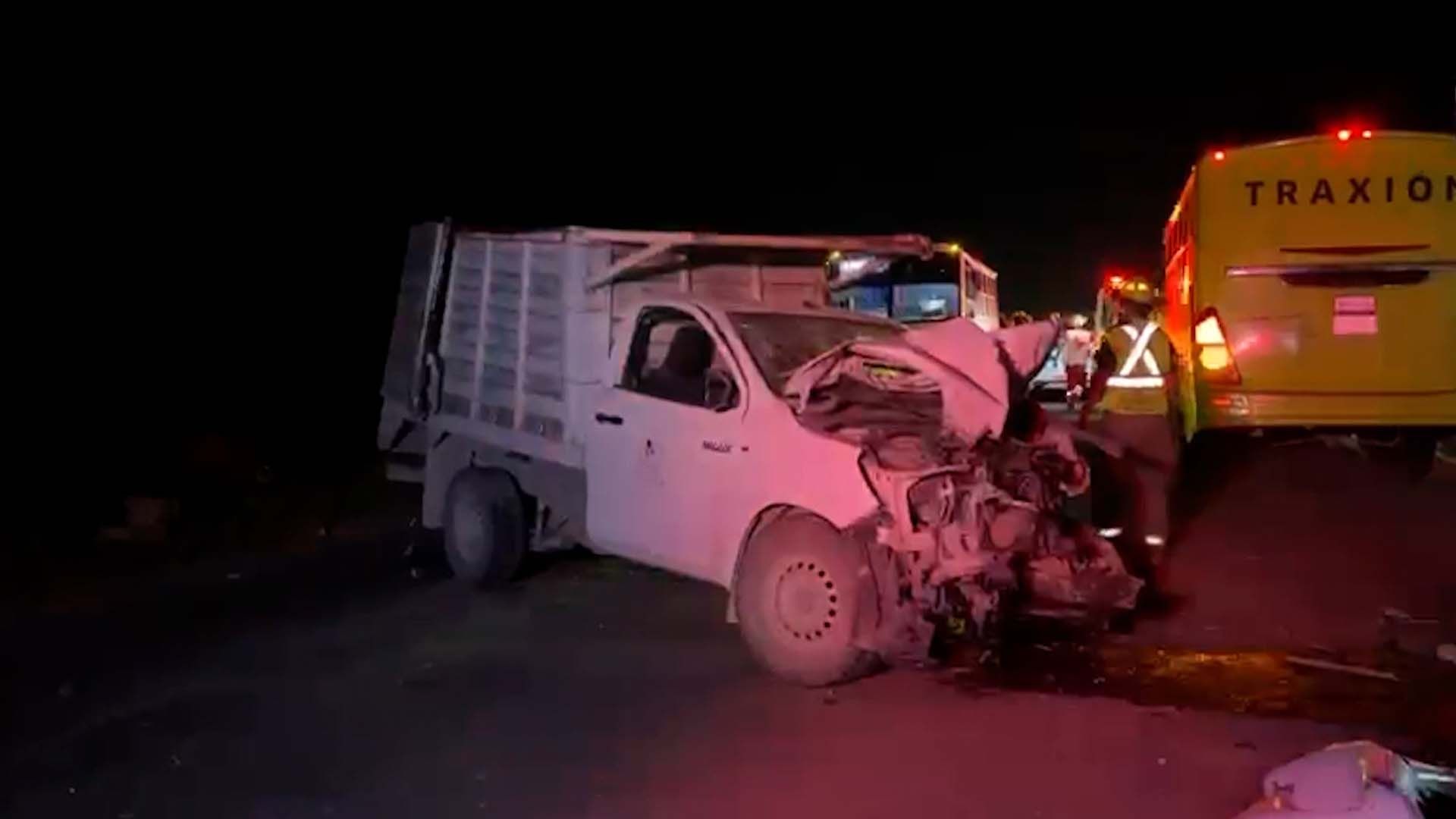 Choque Múltiple Deja 2 Muertos y 20 Lesionados en Carretera Saltillo-Zacatecas