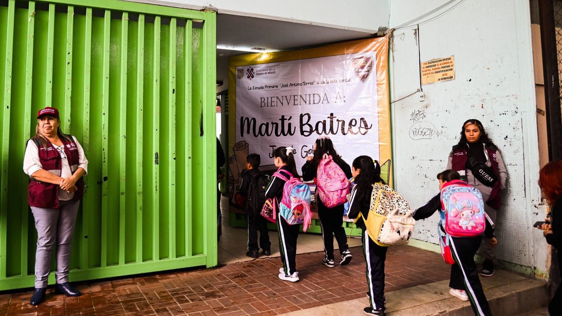 Los padres de familia desean saber si el viernes 22 de noviembre 2024 es feriado y si los alumnos no tendrán clases