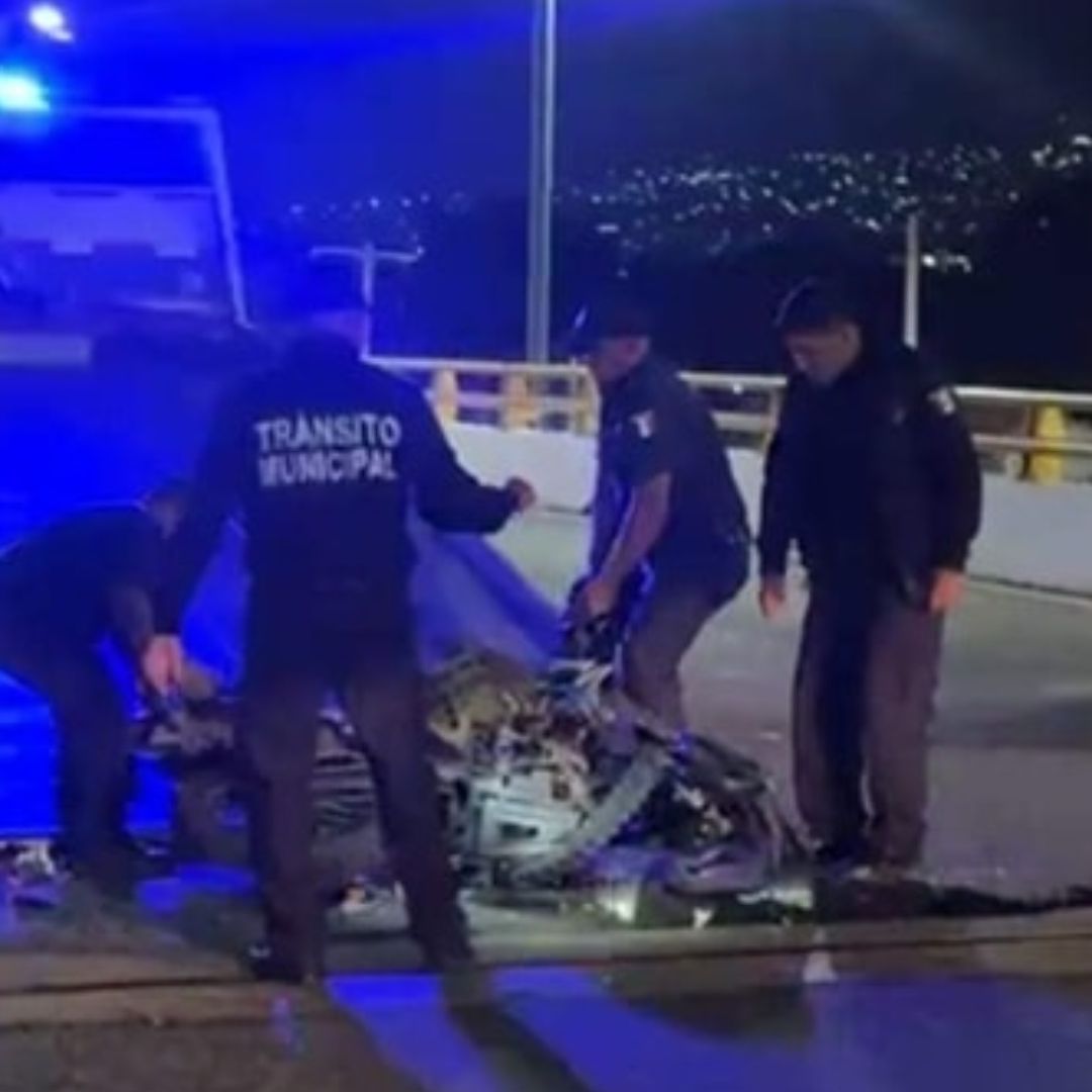 Motociclista Muere al Caer de Puente Vehicular en Chiapas; Auto lo Aventó