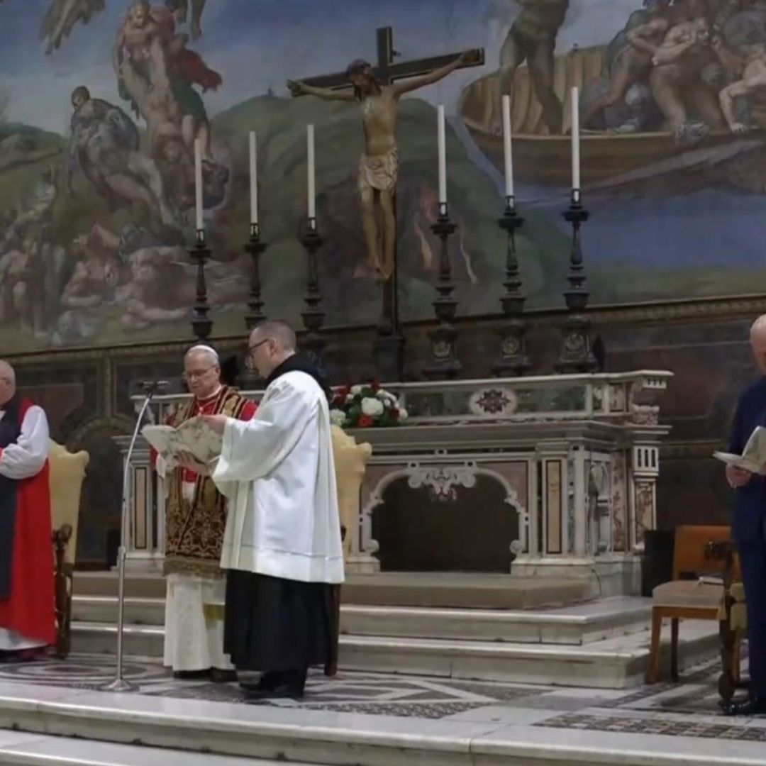 El Papa y el Rey Carlos III Rezan en la Capilla Sixtina; el Evento no Pasaba Desde Hace 500 años.