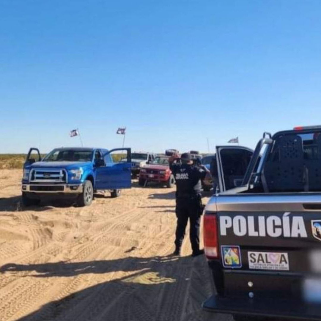Rescatan a 5 "Travesilleros" que Recorrían Desierto de Altar