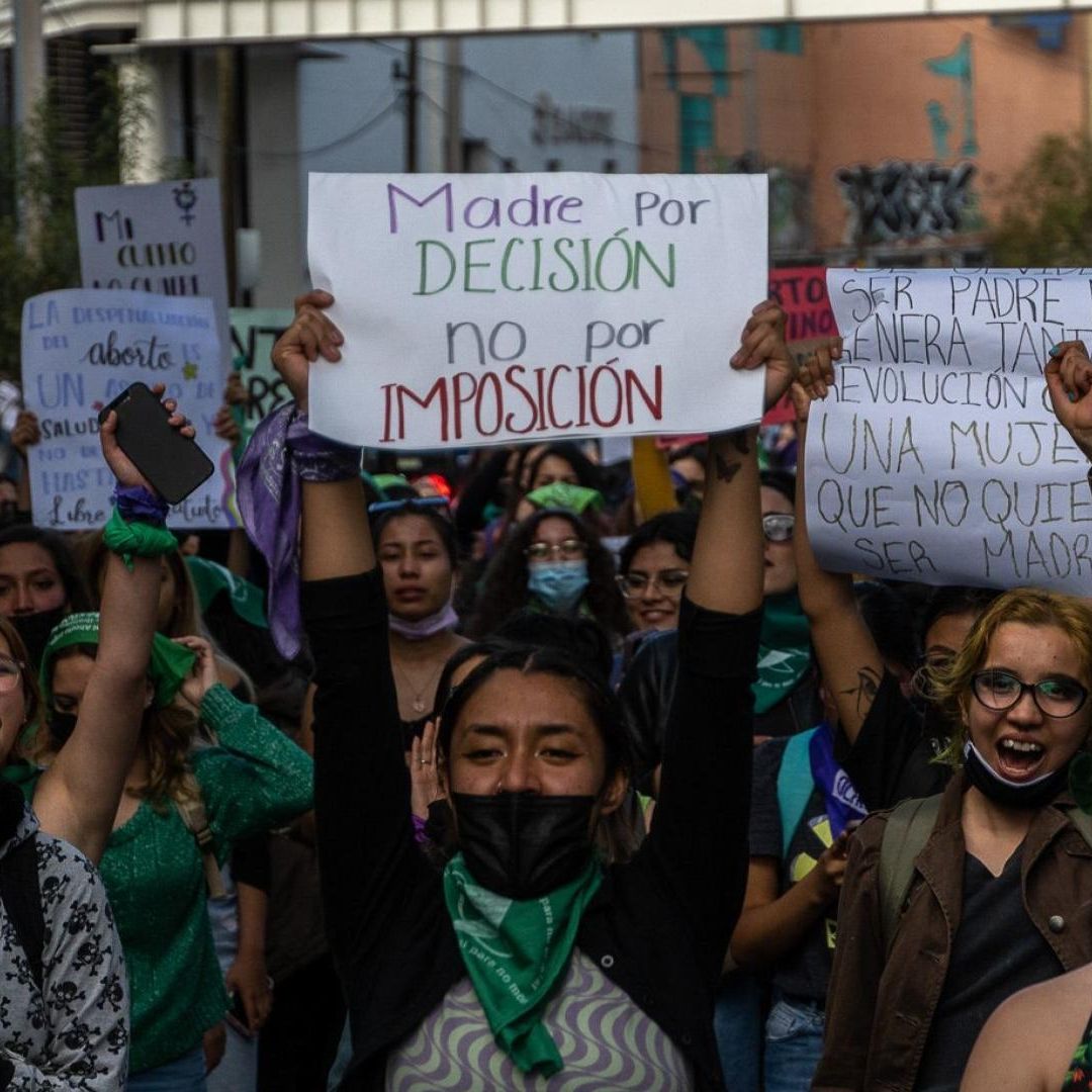 Mujeres de diversos colectivos feministas se manifiesta a favor del aborto en Zacatecas