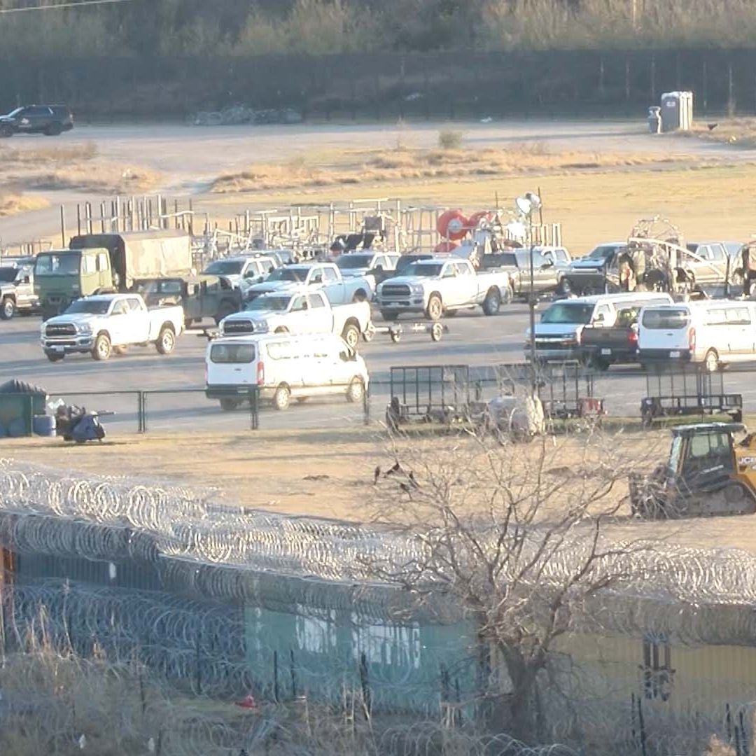 Texas Endurece Medidas contra Migrantes: Ampliar Muro y Terreno para Centro de Detenciones