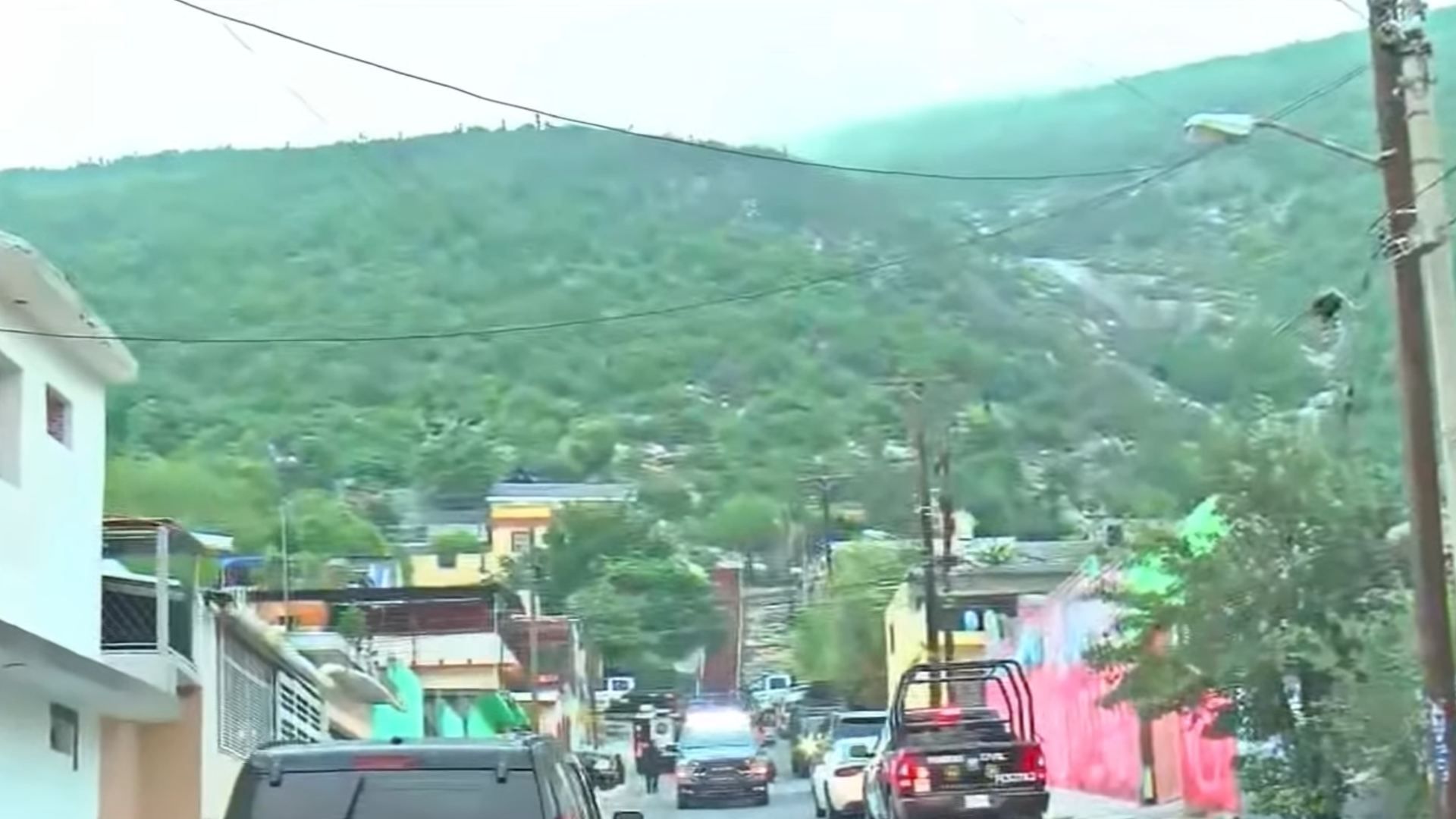 Policías en Cerro de la Campana tras ataque armado en Monterrey