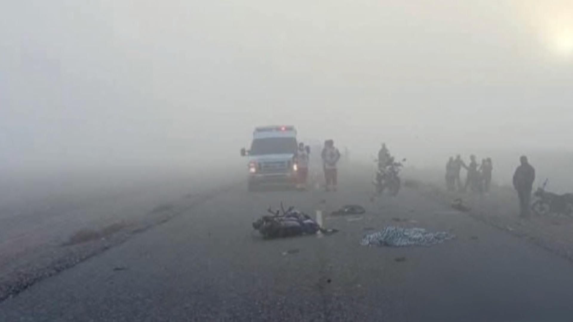 Dos Menores A Bordo de una Motocicleta Mueren Impactados con Camión de Personal en Sonora