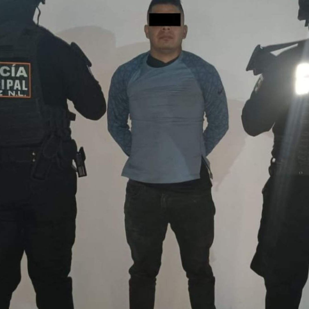 Policía de Juárez de Día Pero Asaltante en las Noches
