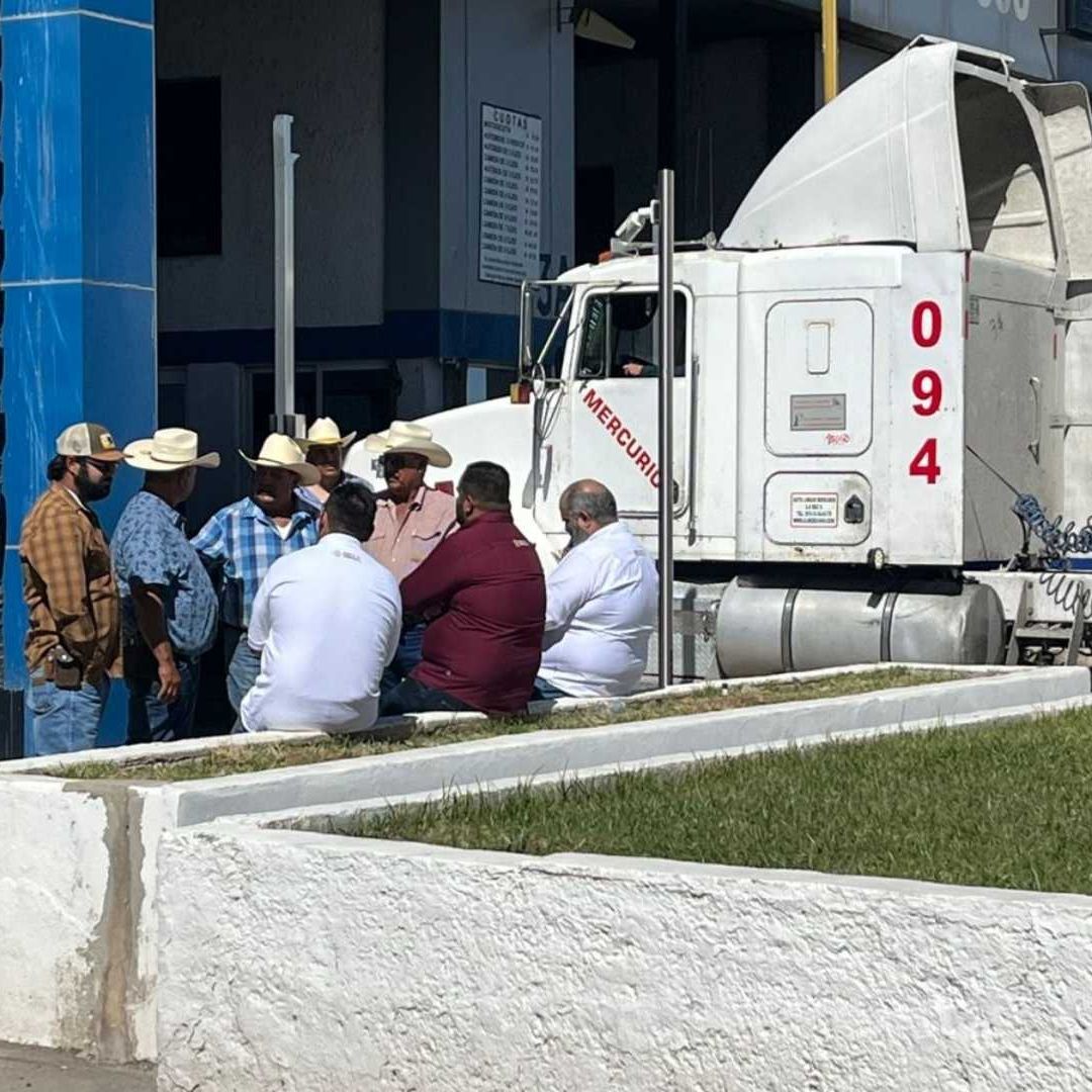 Productores Toman la Caseta de Sacramento en Chihuahua; Protestan por Falta de Apoyos