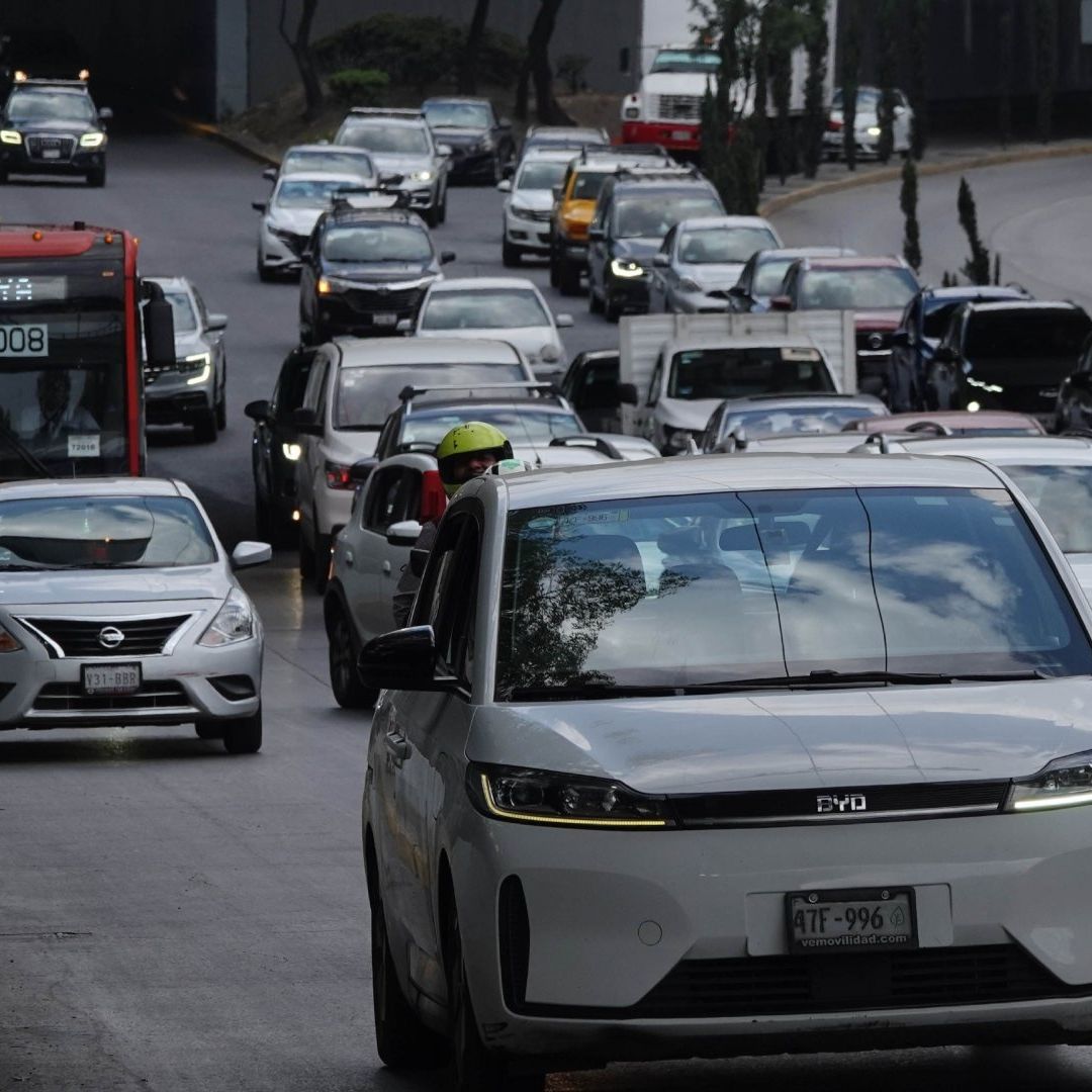 Hoy No Circula este Lunes 27 de Octubre de 2025 en CDMX y Edomex: ¿Qué autos pueden transitar?