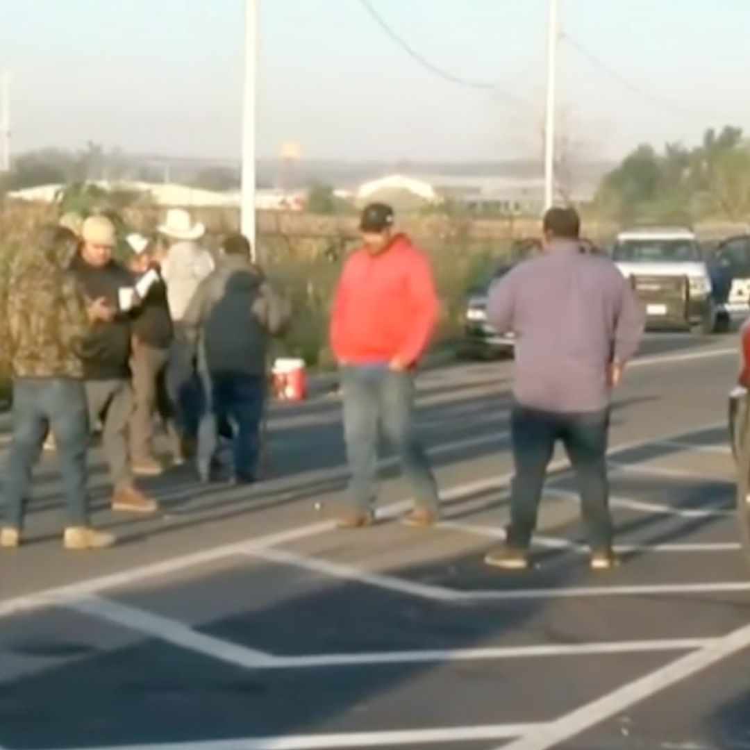 Continúa Bloqueada la Autopista León - Aguascalientes por Agricultores Guanajuatenses. Foto: Nmás Bajío