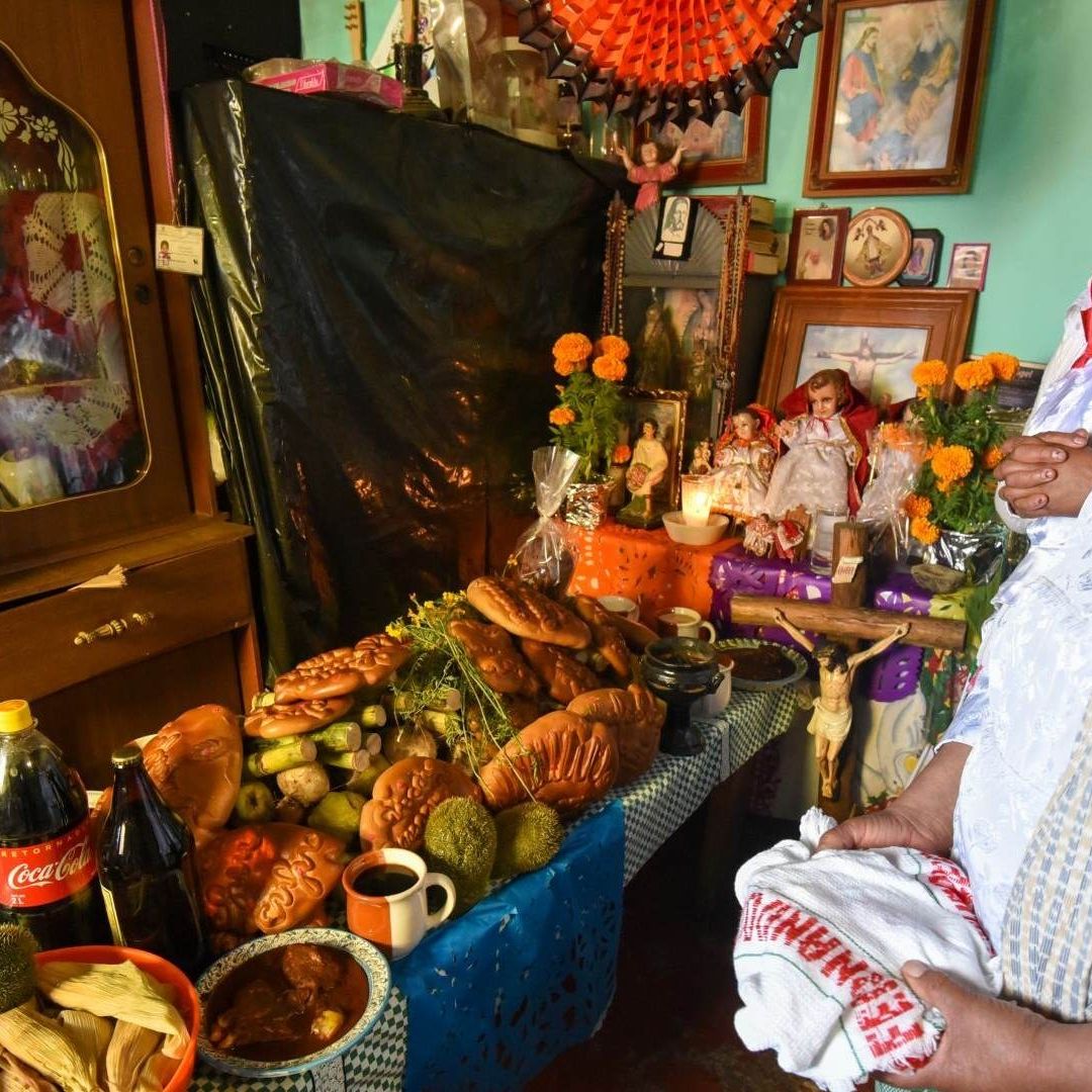 Difuntos que visitan la ofrenda 30 de octubre 2025